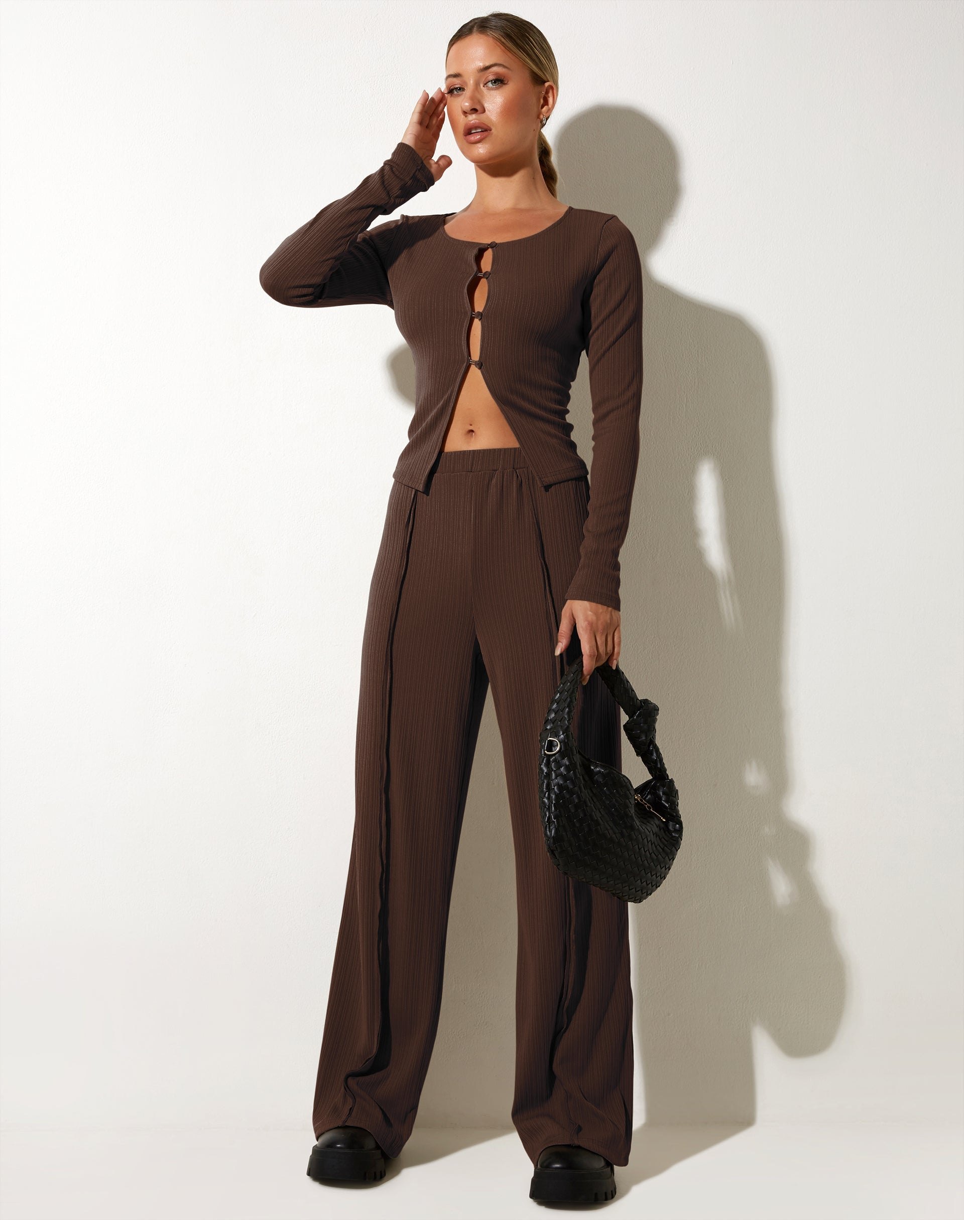 imagen de Odara Long Sleeve Top en Bitter Chocolate