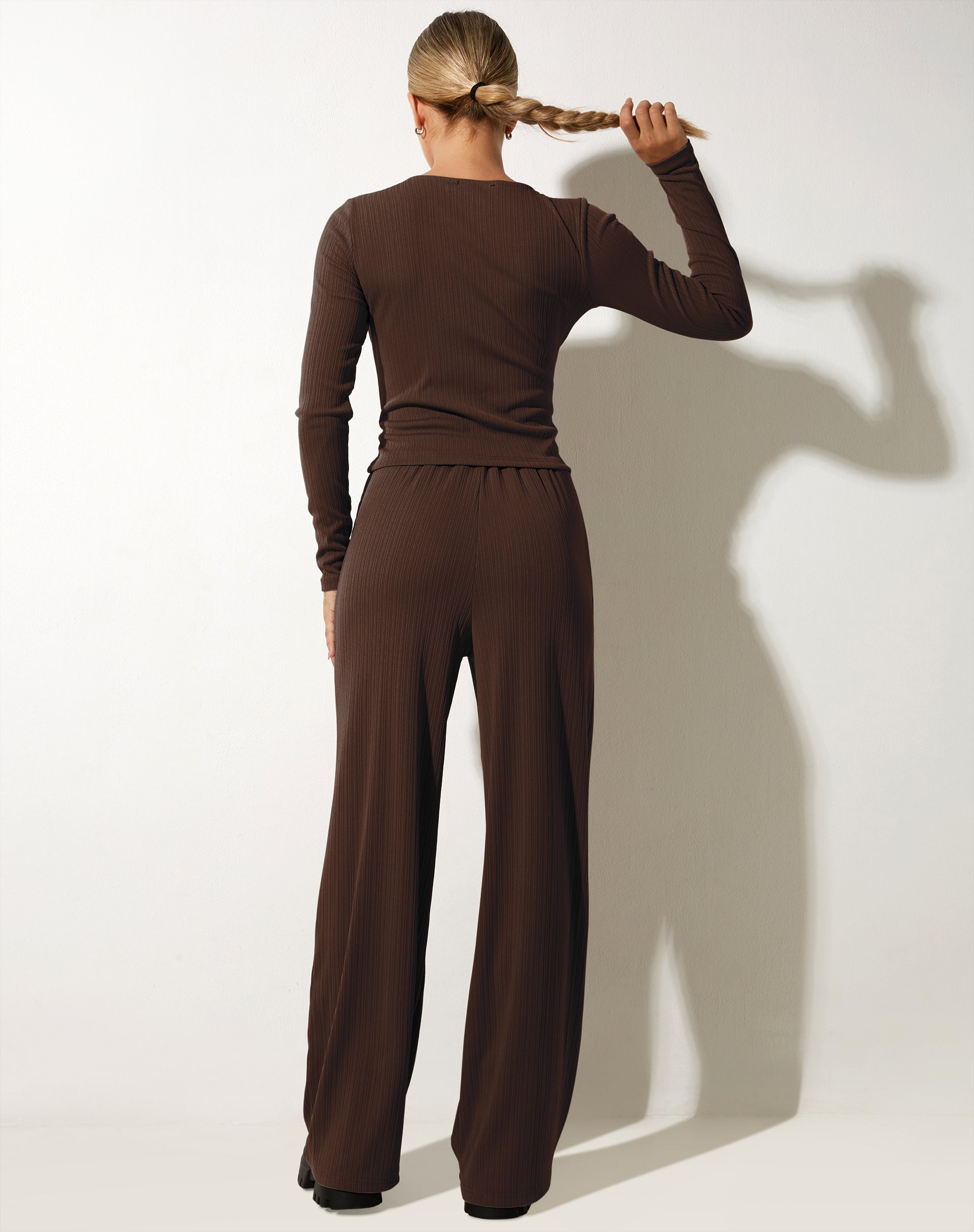 imagen de Odara Long Sleeve Top en Bitter Chocolate