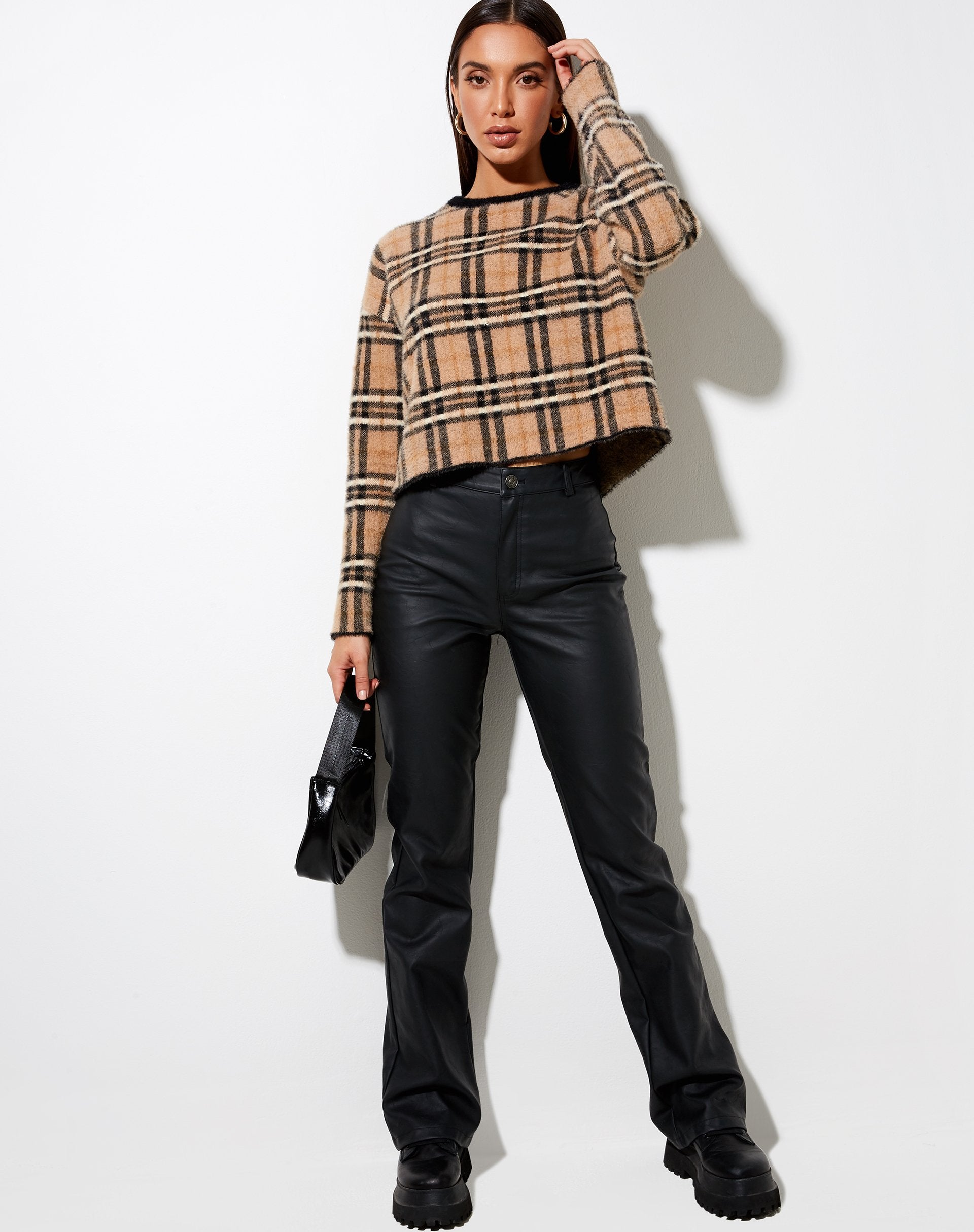 Imagen de Oki Jumper de punto Crema Cuadros blancos y negros