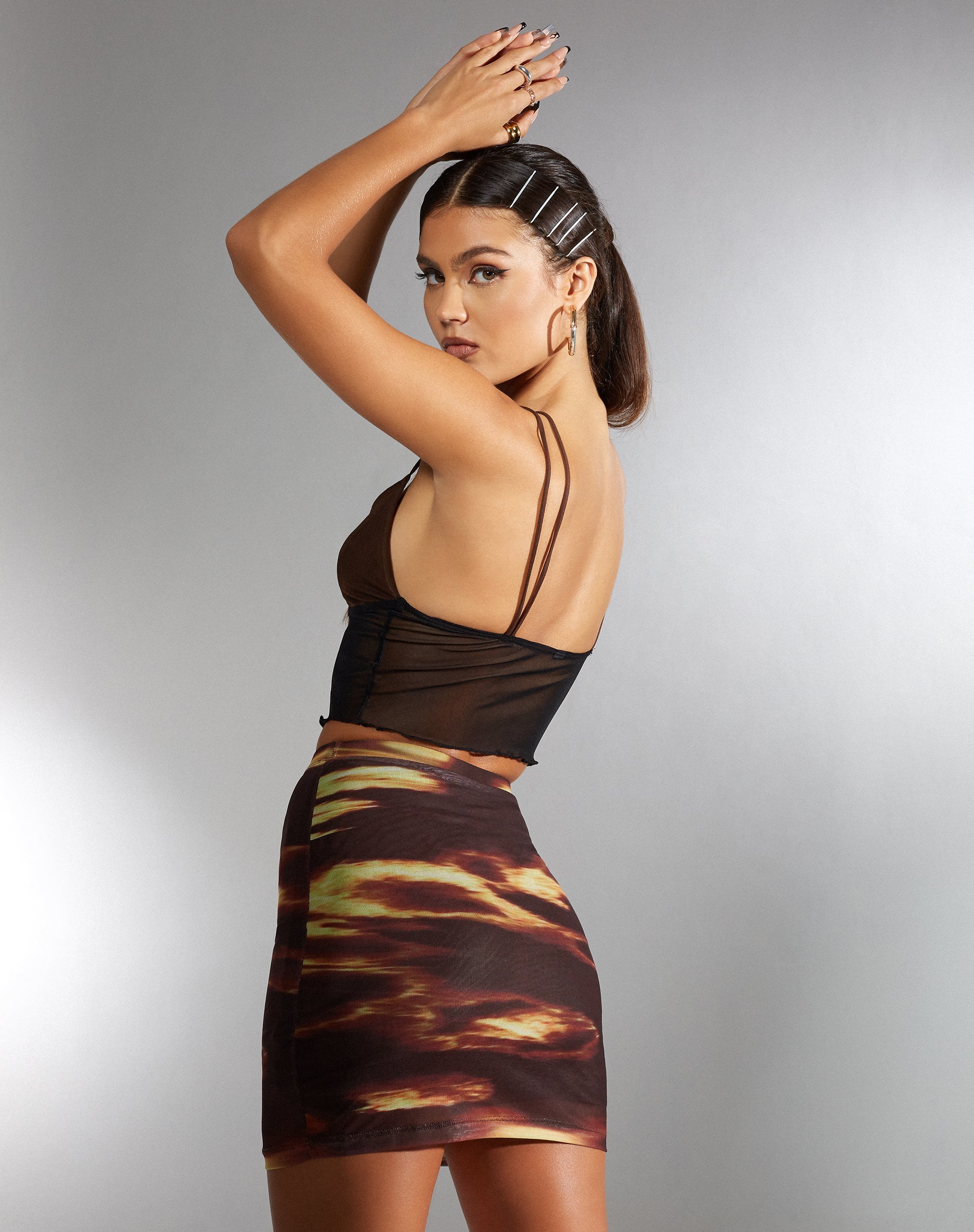 Imagen de MOTEL X IRIS Olgi Crop Top de Malla Negro y Marrón