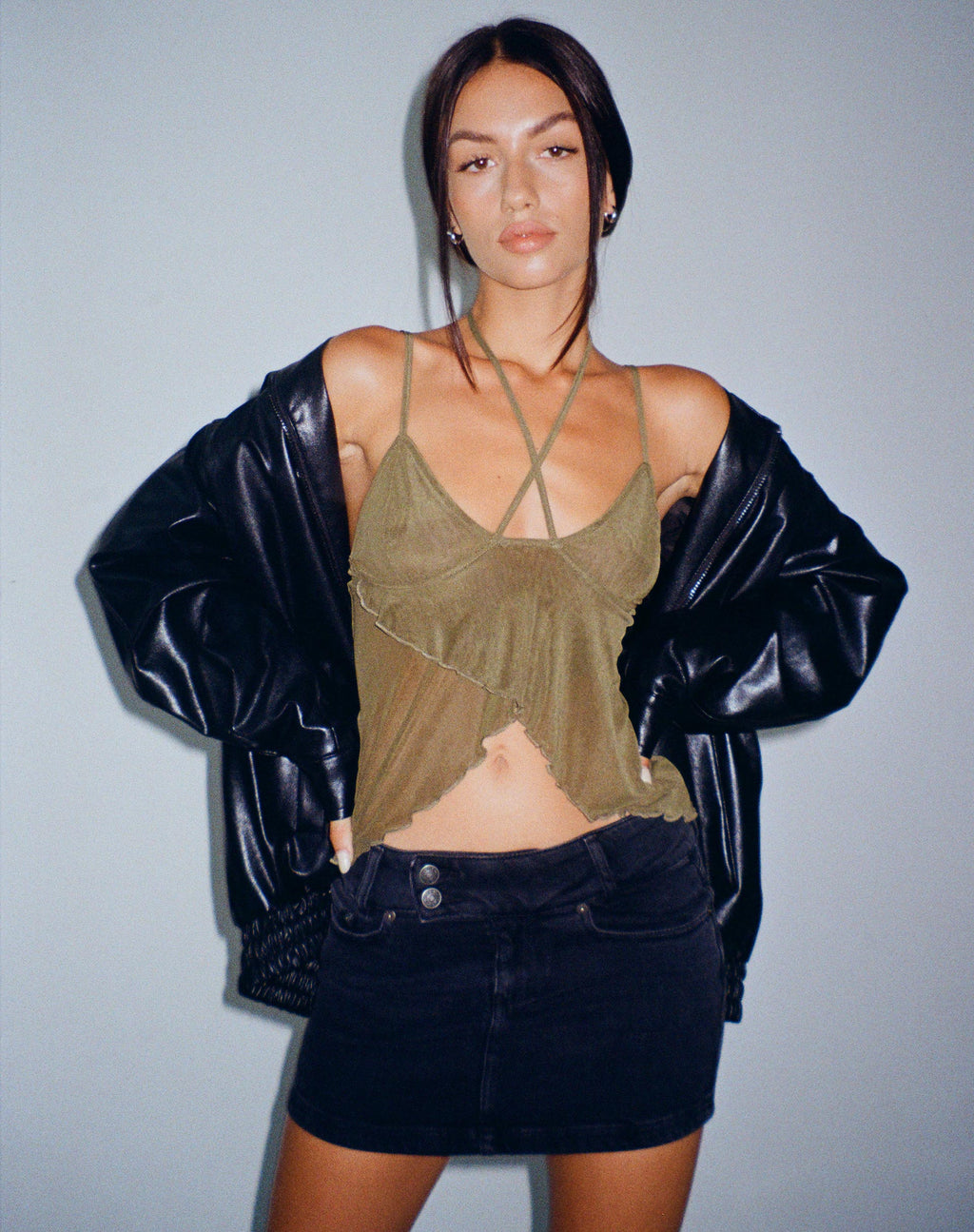 Top Olgira Mesh Chaleco Cuello Haltern en Caqui