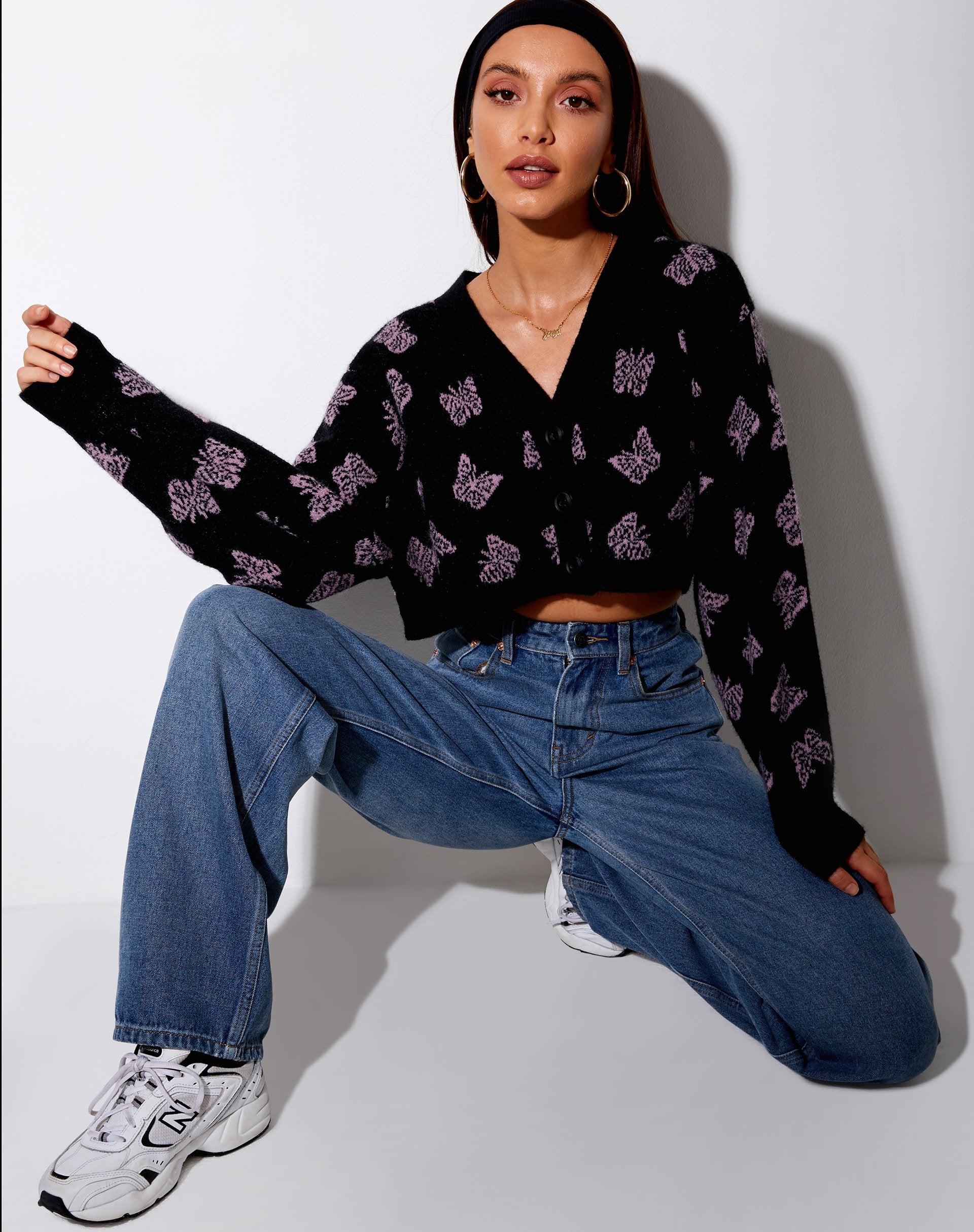 Imagen de Olina Cropped Cardigan en negro y morado Butterfly