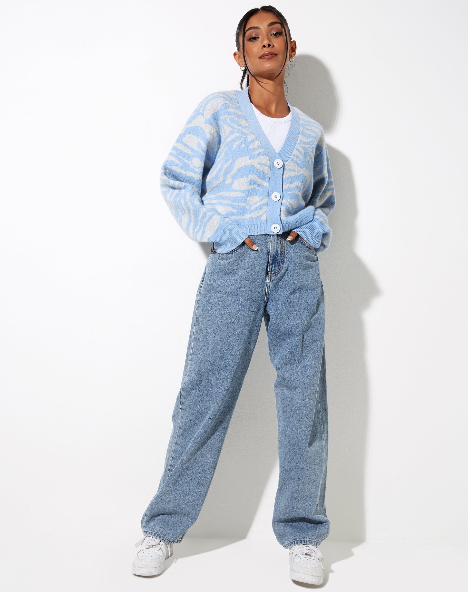 Imagen de Olina Cropped Cardi in Zebra Blue Grey