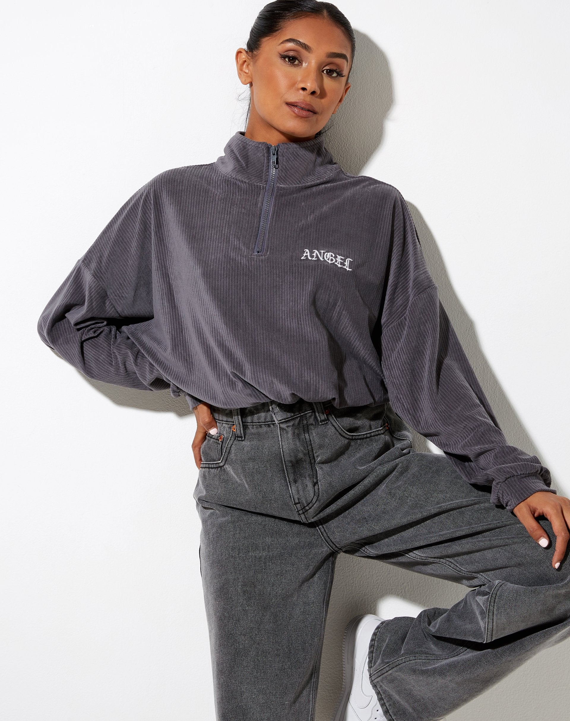 Imagen de Olini Jumper in Charcoal Grey Angel Embro