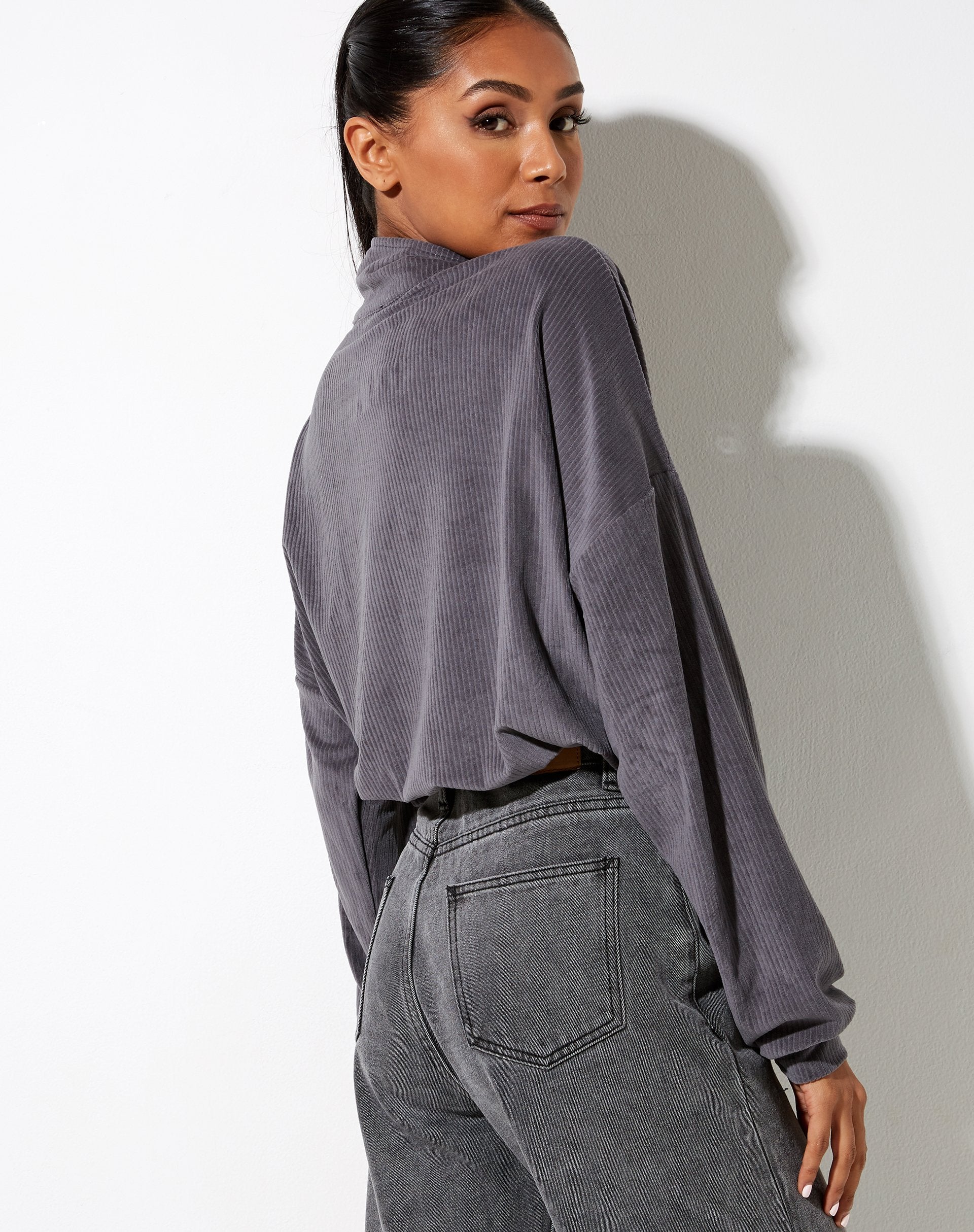 Imagen de Olini Jumper in Charcoal Grey Angel Embro