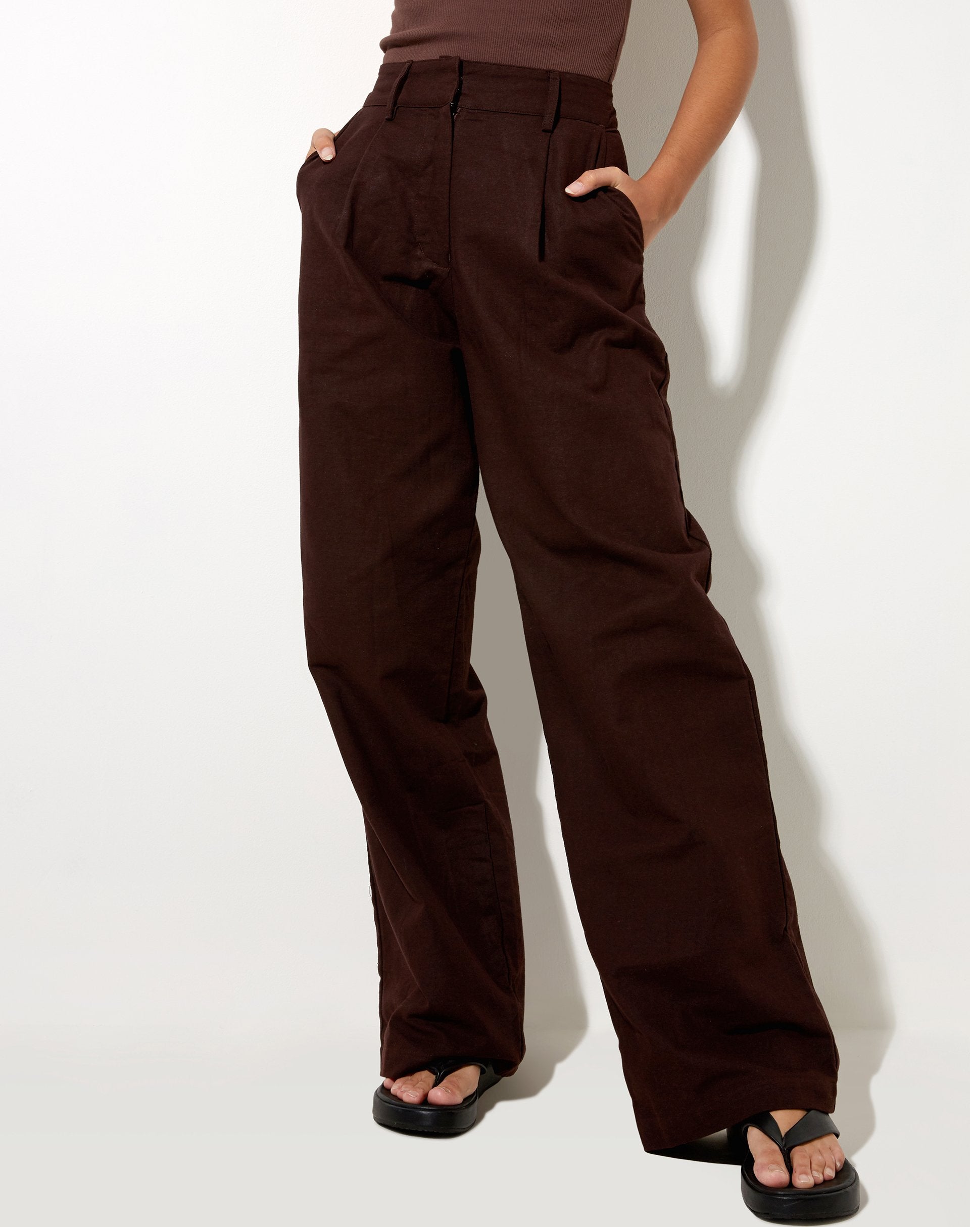 Imagen de Onfal Pantalón pata ancha en Rami Chocolate amargo