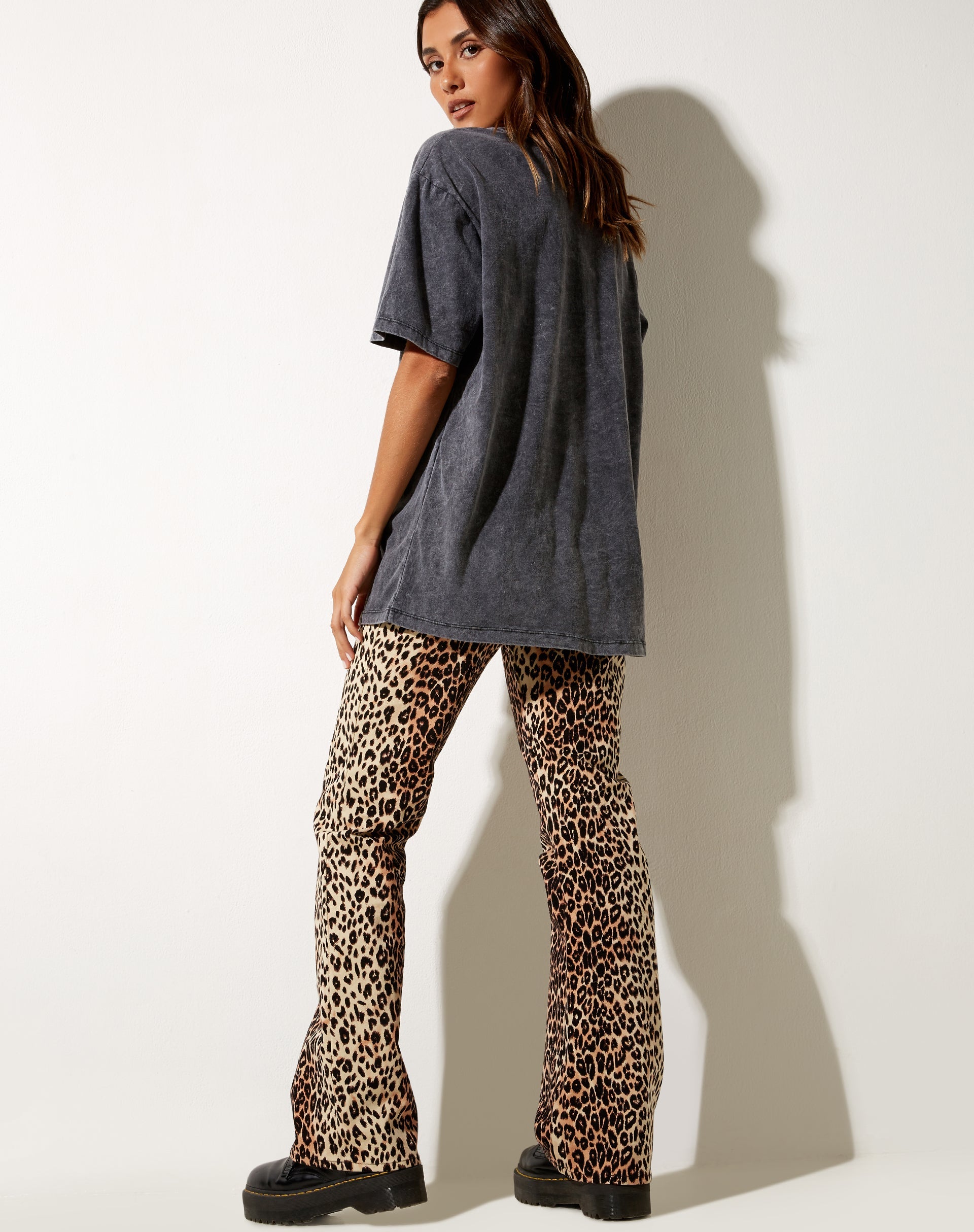 Imagen de Oversize Basic Tee in Black Wash Motorcycles
