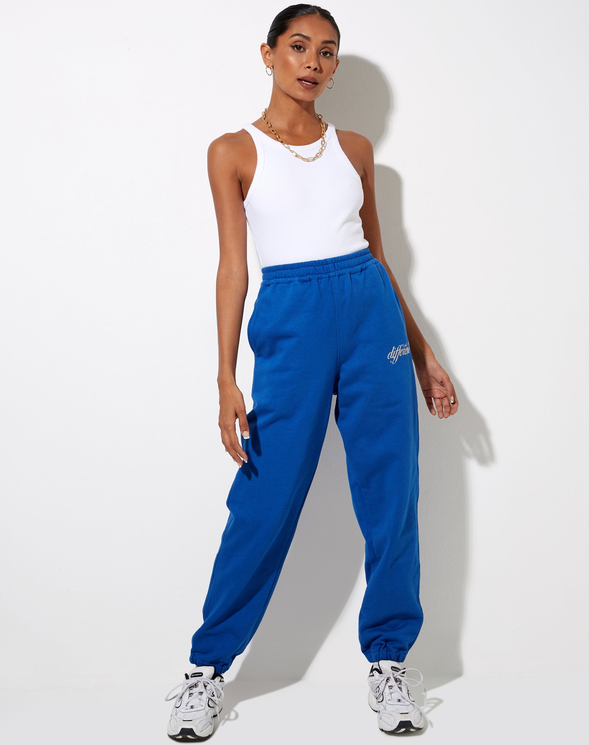 Imagen de Basta Jogger en Cobalto It Just Hits Different Embro