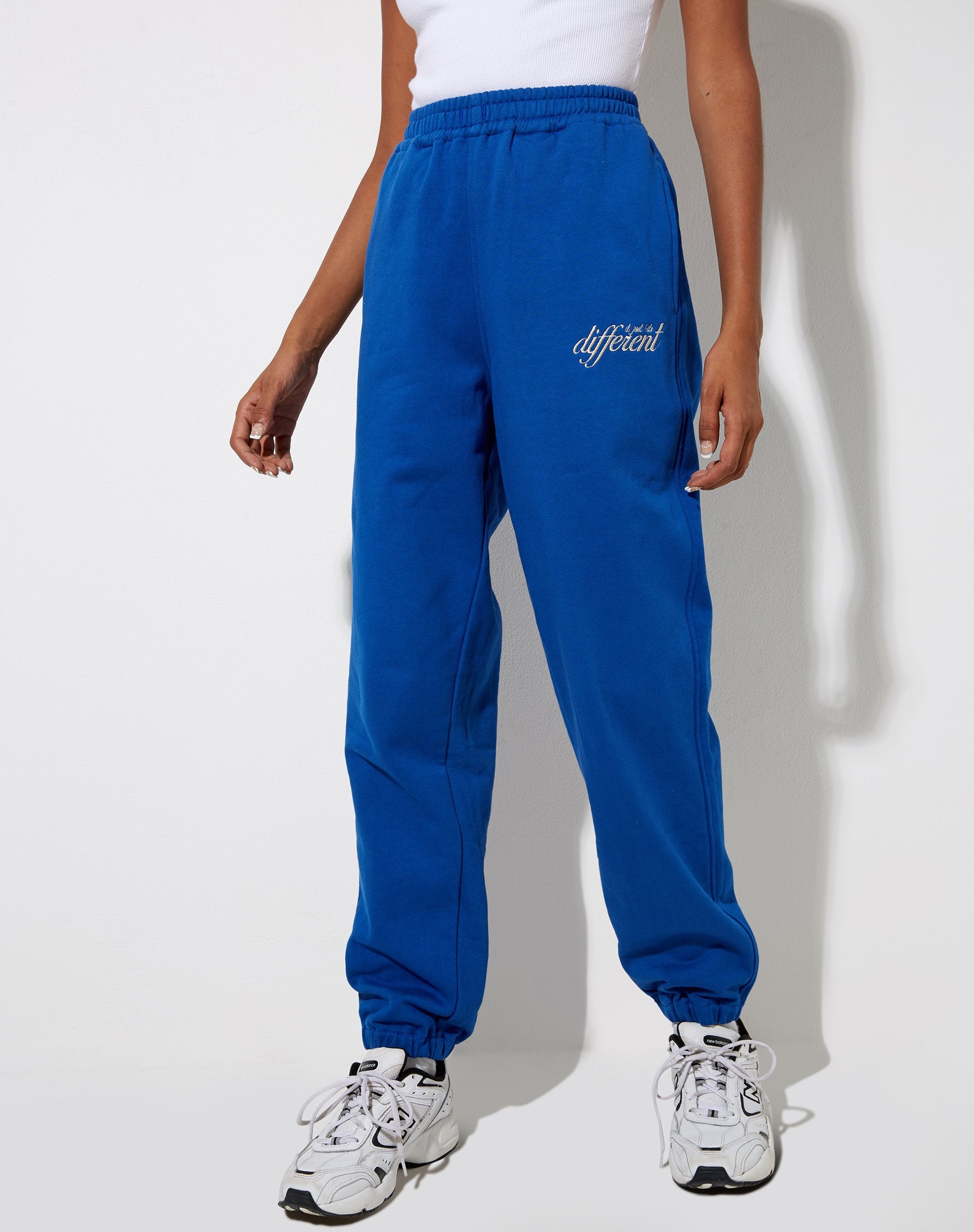 Imagen de Basta Jogger en Cobalto It Just Hits Different Embro