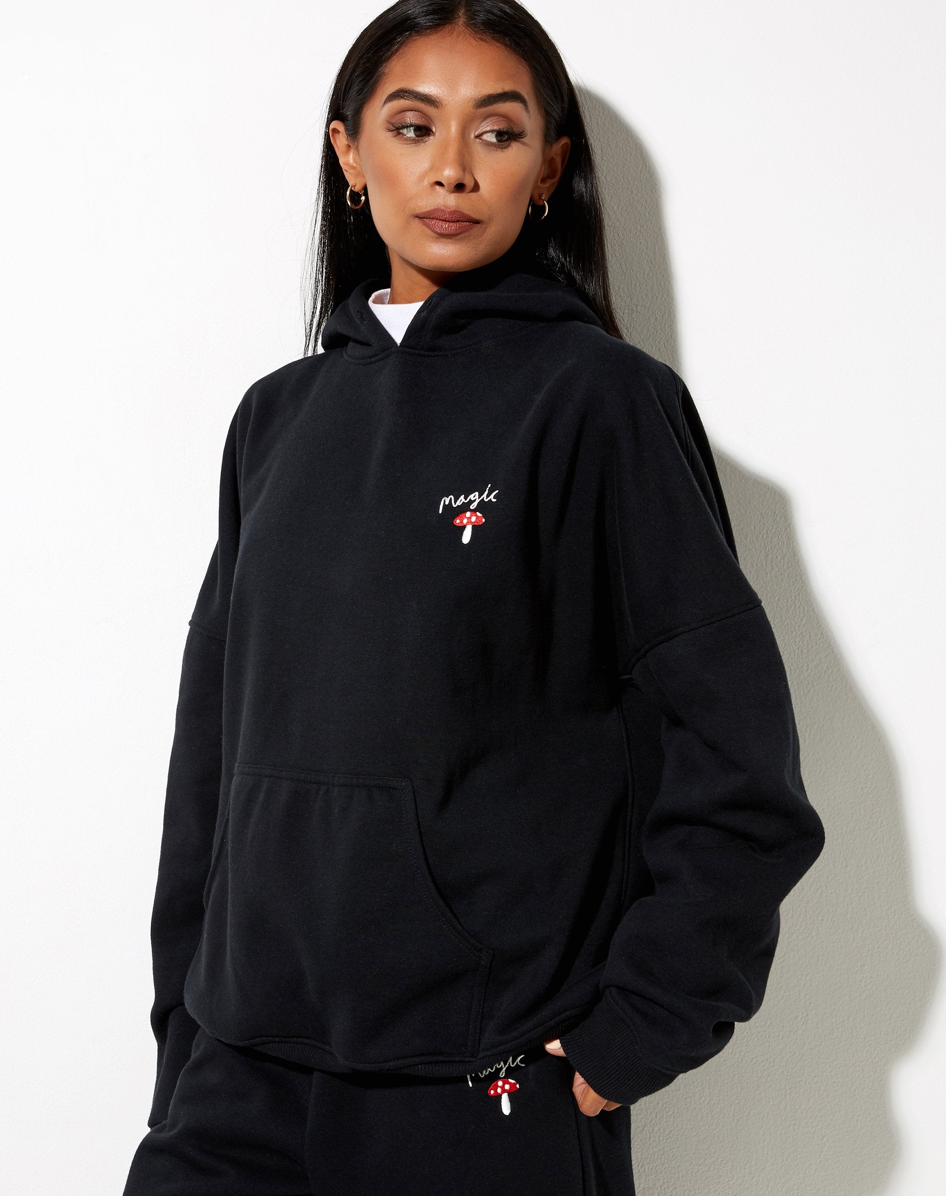 Imagen de Oversize Hoodie in Black Mushroom Red Embro