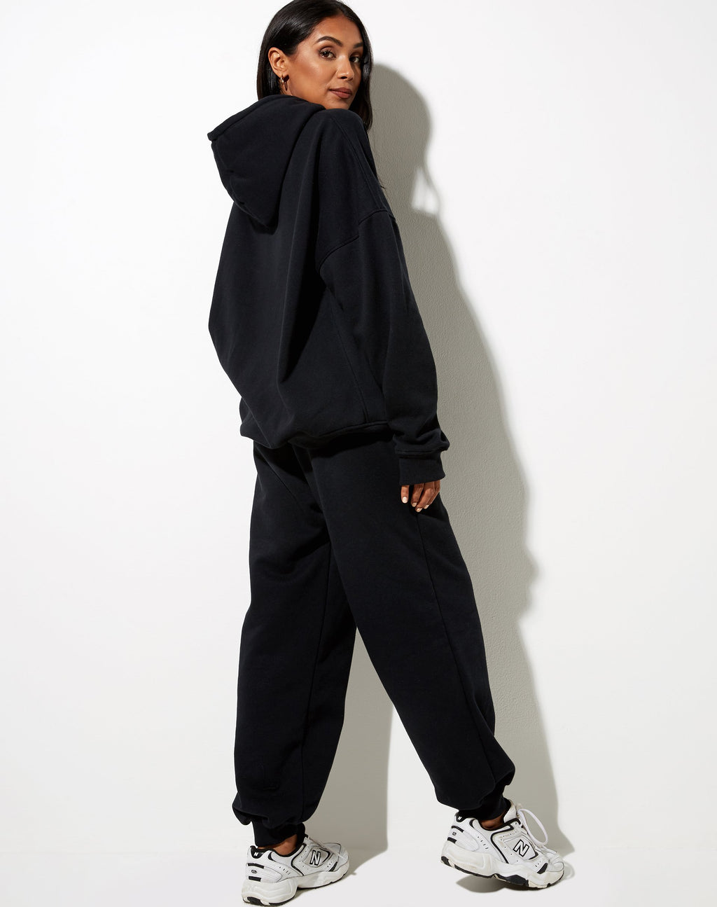 Sudadera oversize con capucha en negro Champiñón Rojo Embro