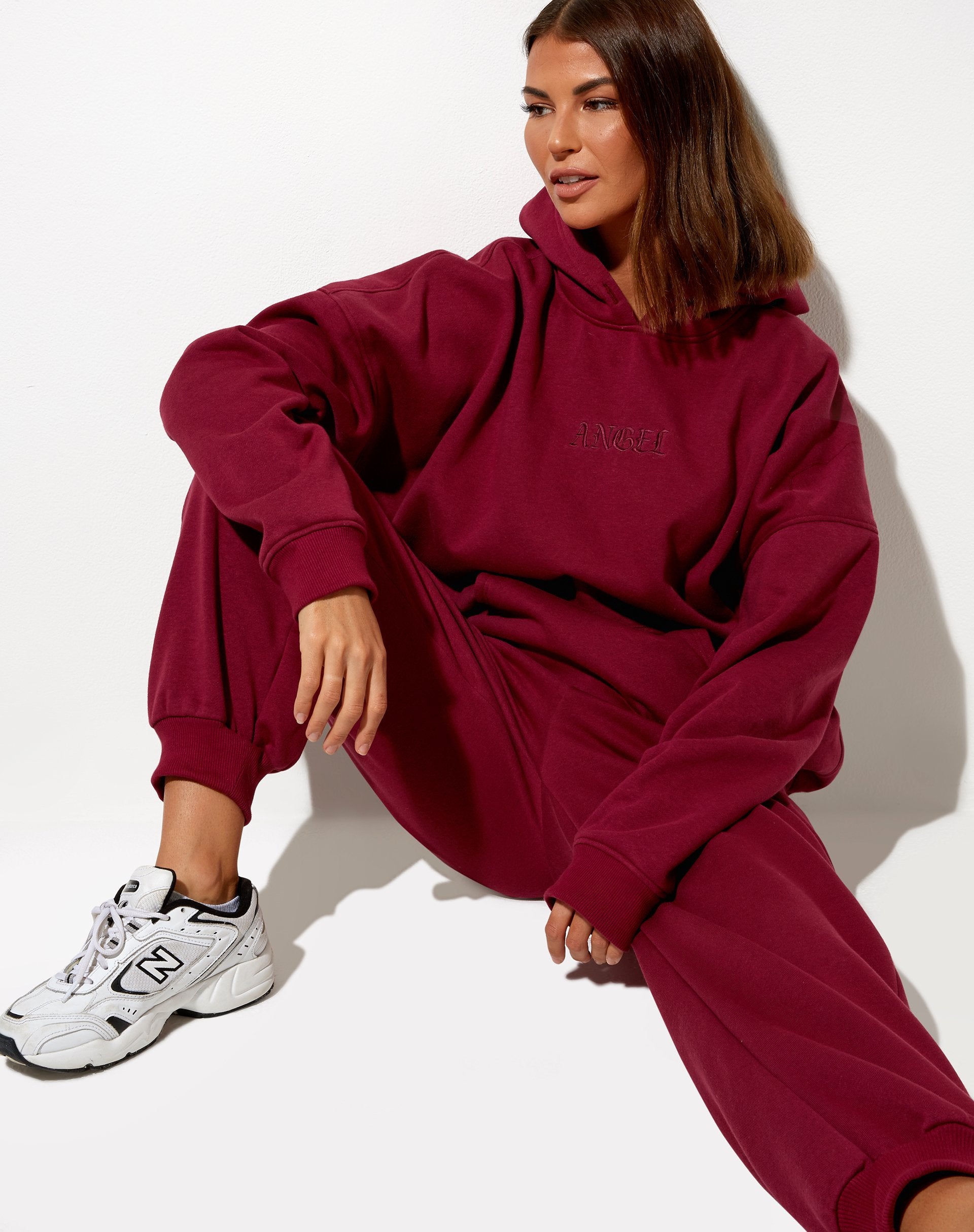 Imagen de Oversize Hoodie in Burgundy Angel Embro