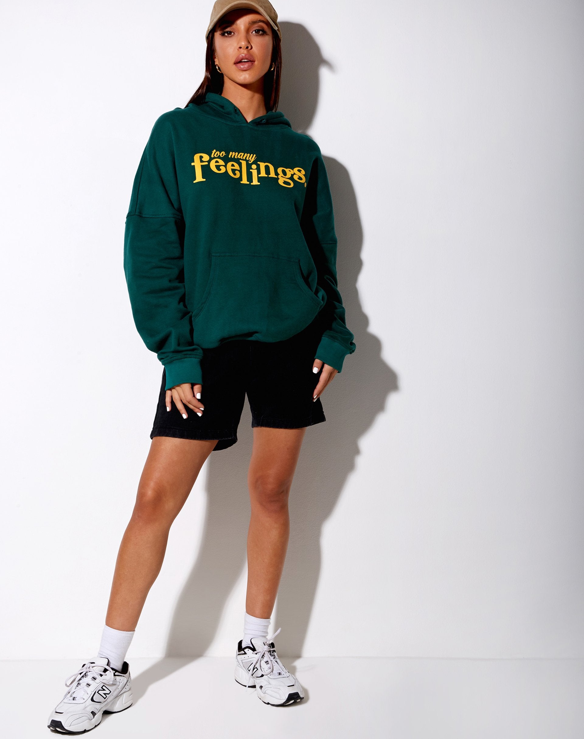 Imagen de Oversize Hoody in Bottle Green Too Many Feelings