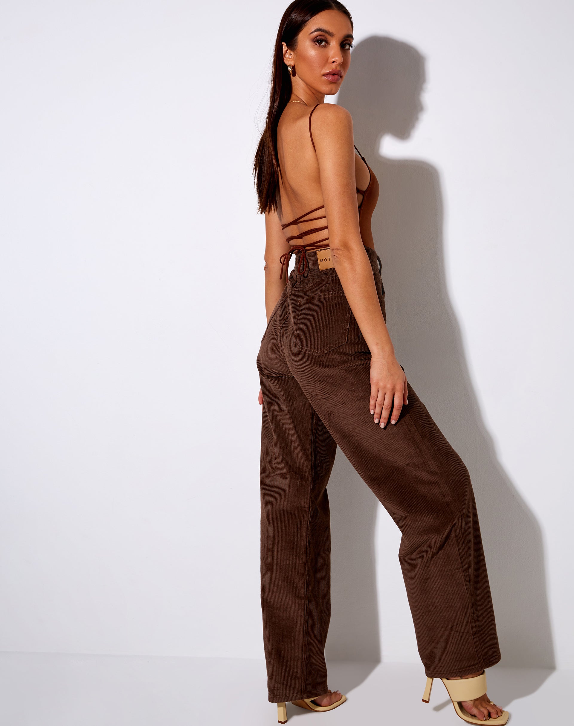 Imagen de Ozka Crop Top de satén Chocolate