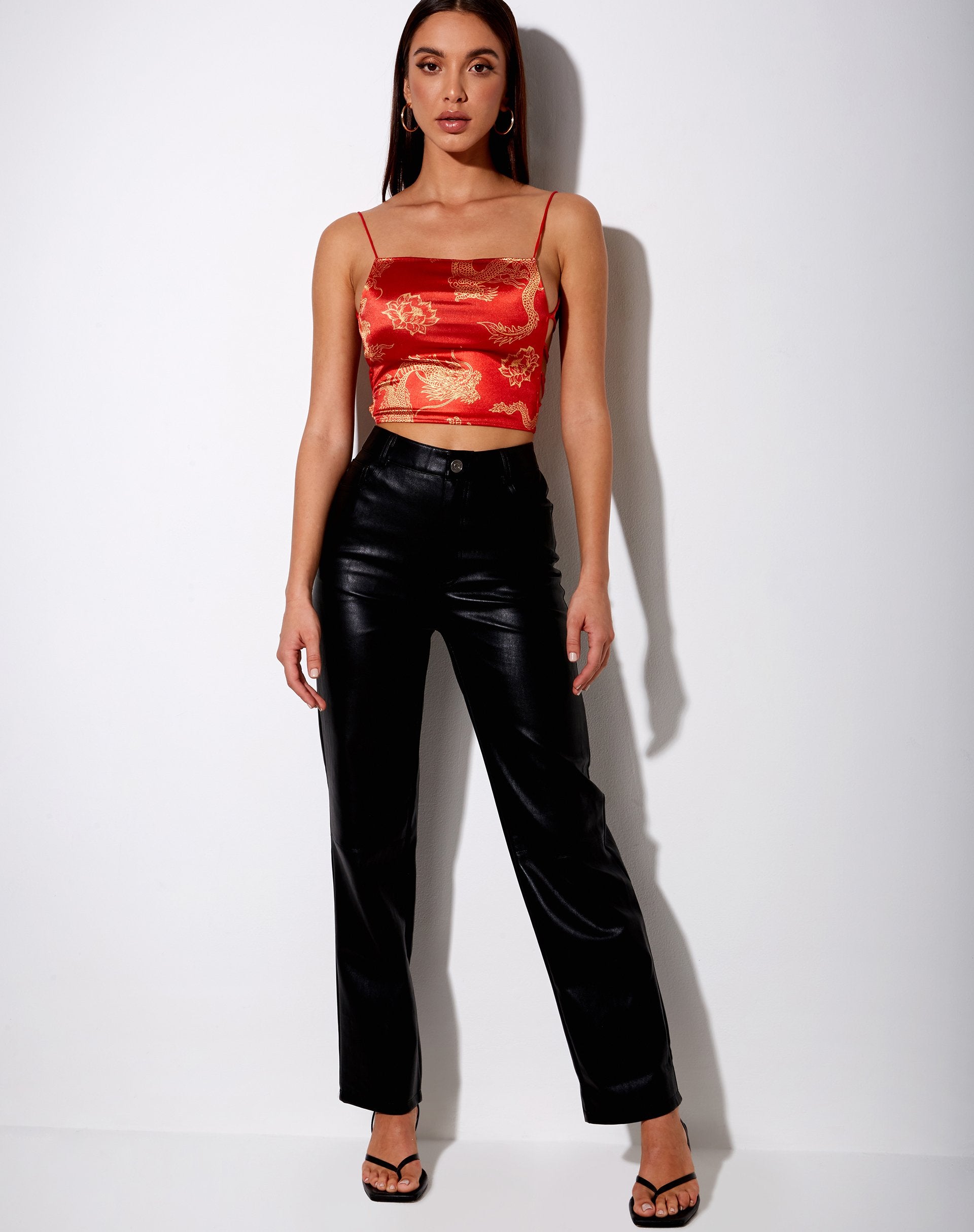 Imagen de Ozka Crop Top en Flor de Dragón Rojo y Dorado