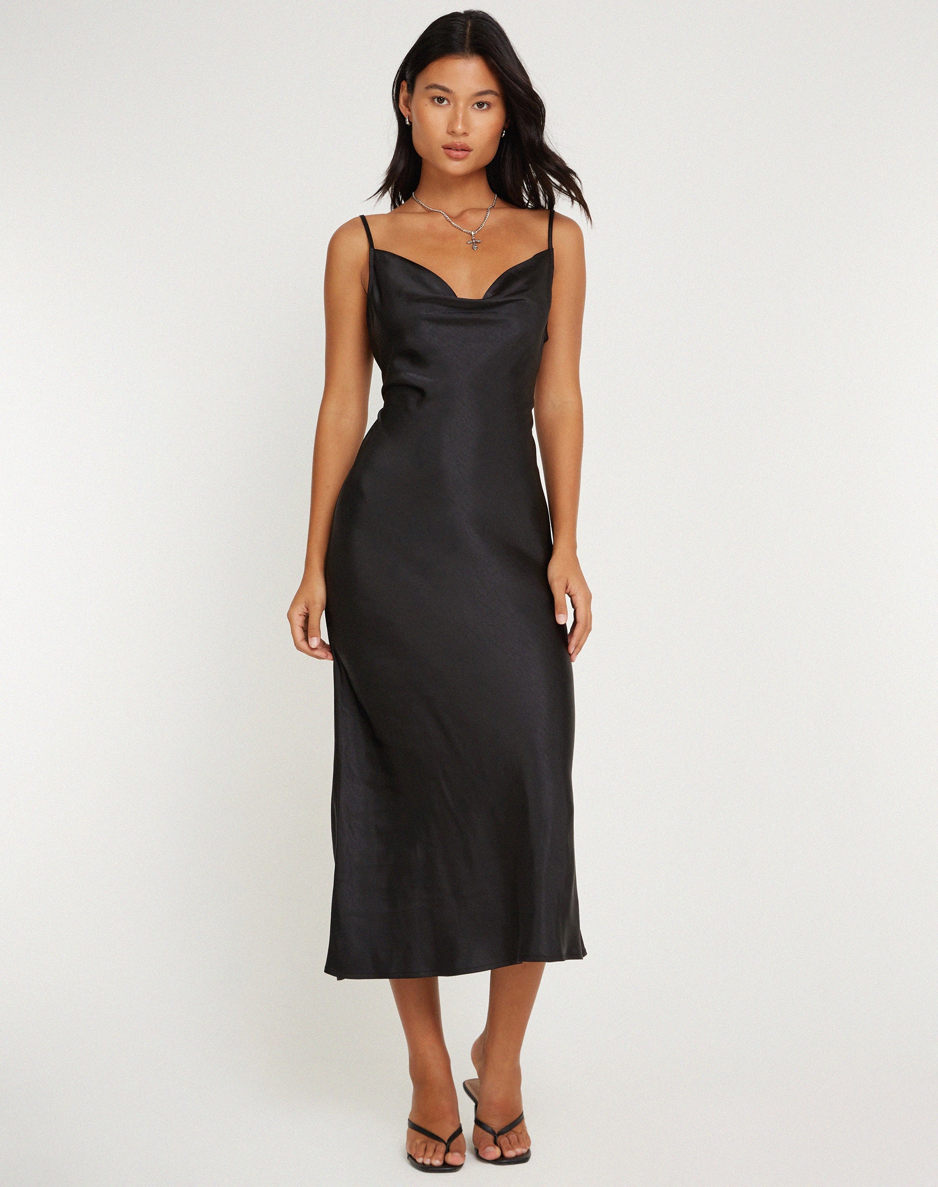 Imagen del vestido Palasha de satén negro