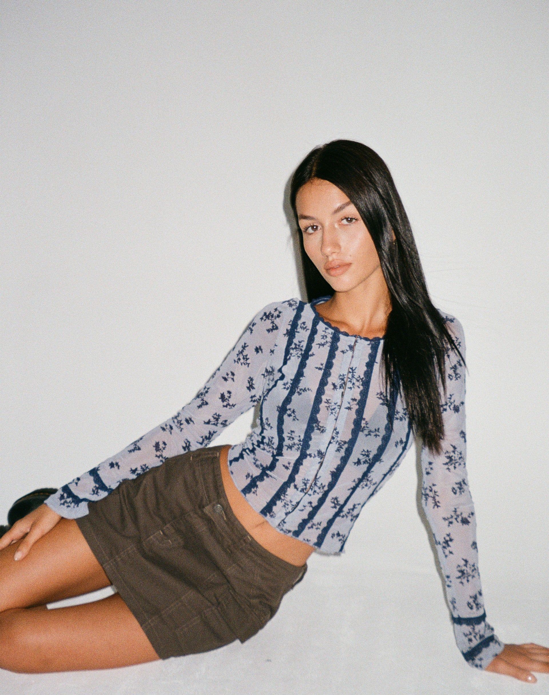 imagen de Panca Mesh Cardi en Light Blue Black Botanist Flocking