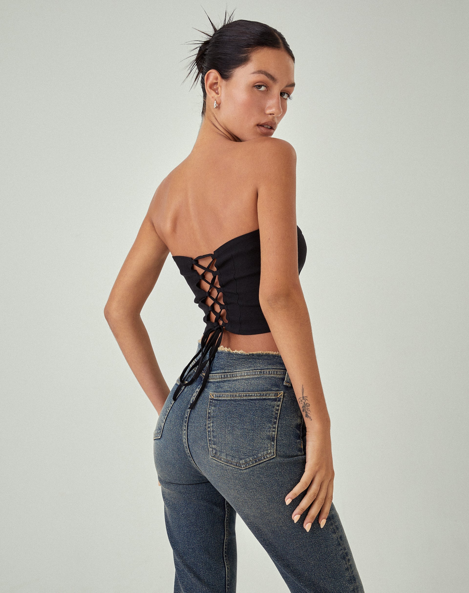 imagen de MOTEL X JACQUIE Panilka Bandeau Top en Negro