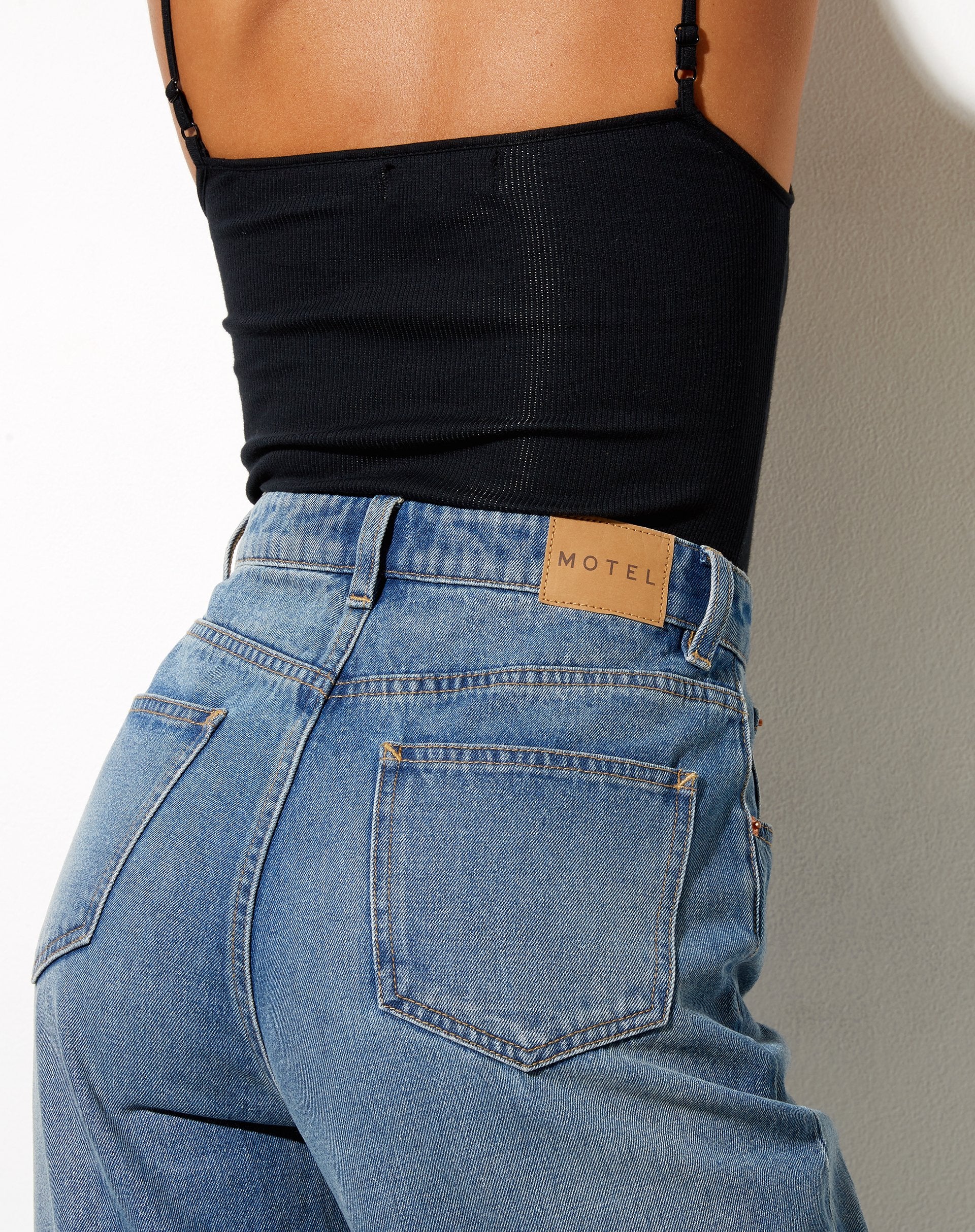 Imagen de Flare Parallel Jeans en Mid Wash