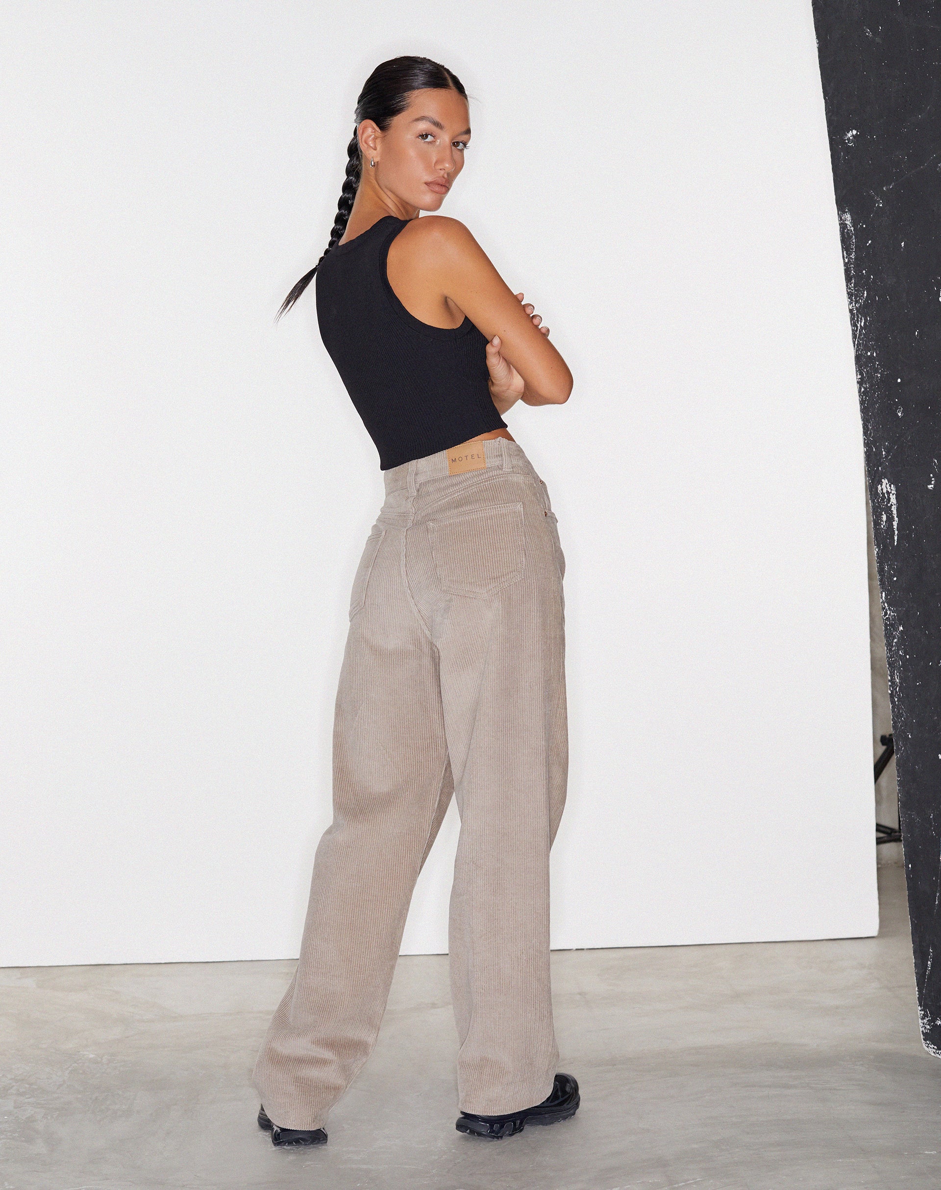 imagen de Parallel Jeans en Cord Smoke Grey
