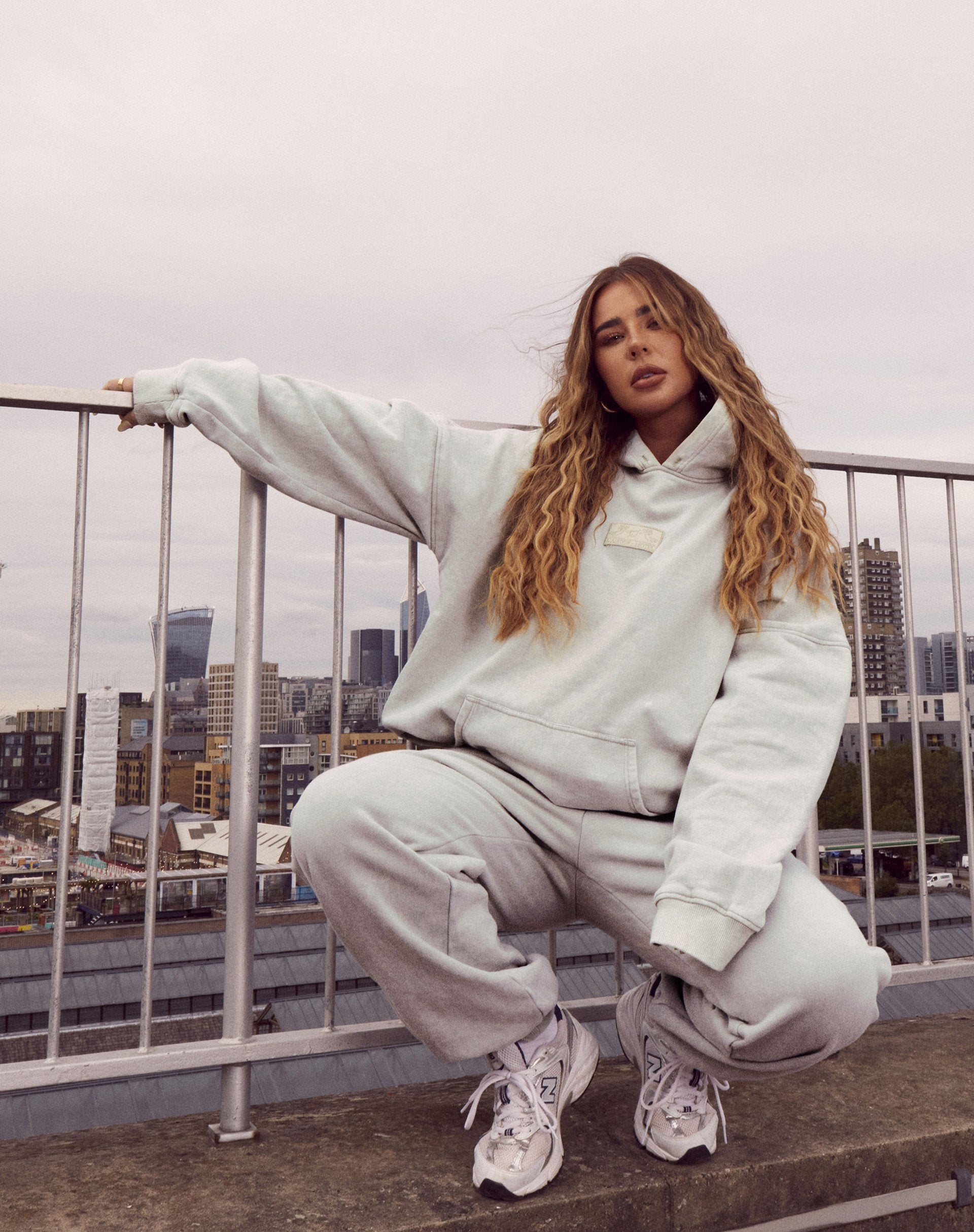 Imagen de Oversize Hoody in Ecru Cherub LAmour Label Embro