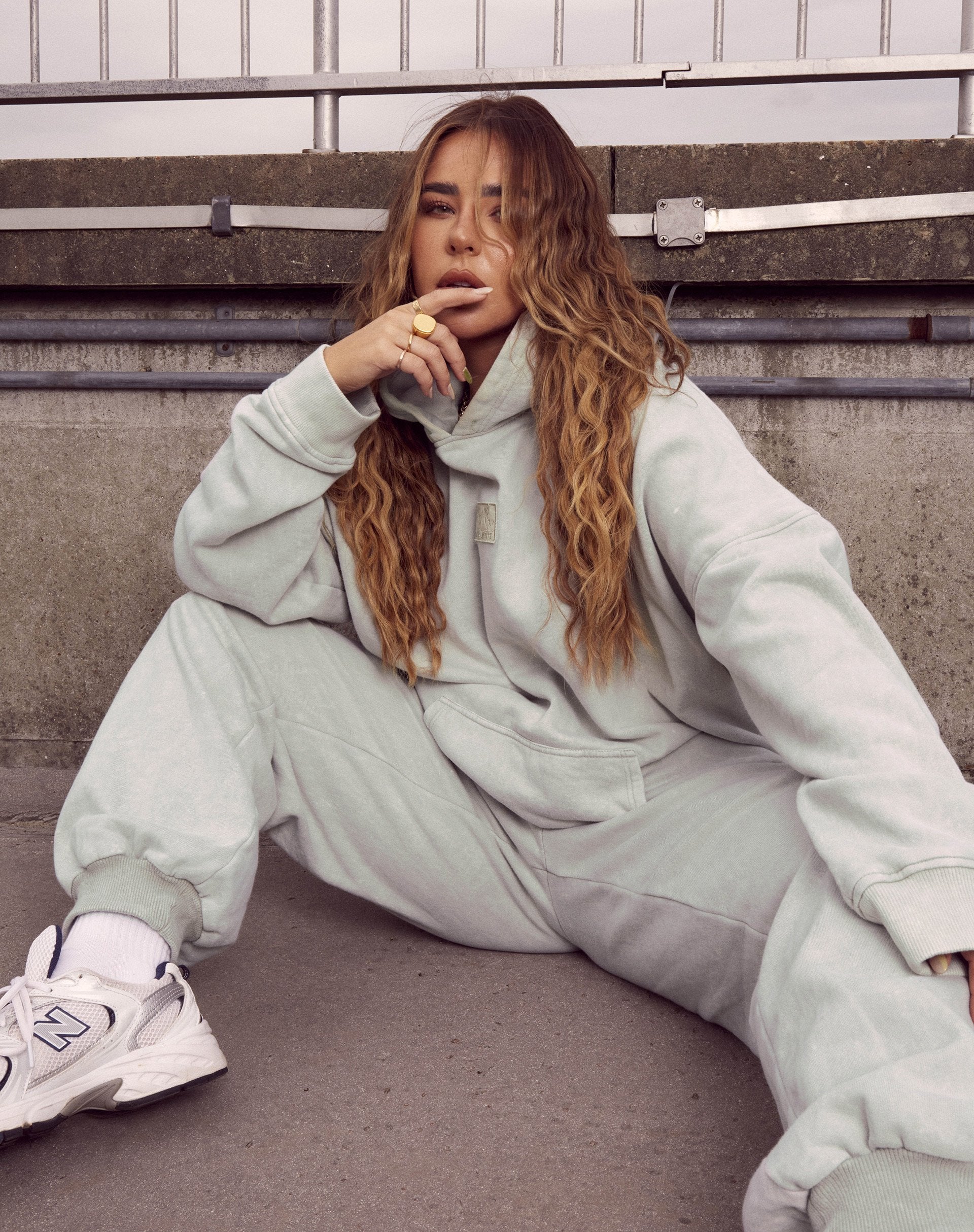 Imagen de Oversize Hoody in Ecru Cherub LAmour Label Embro