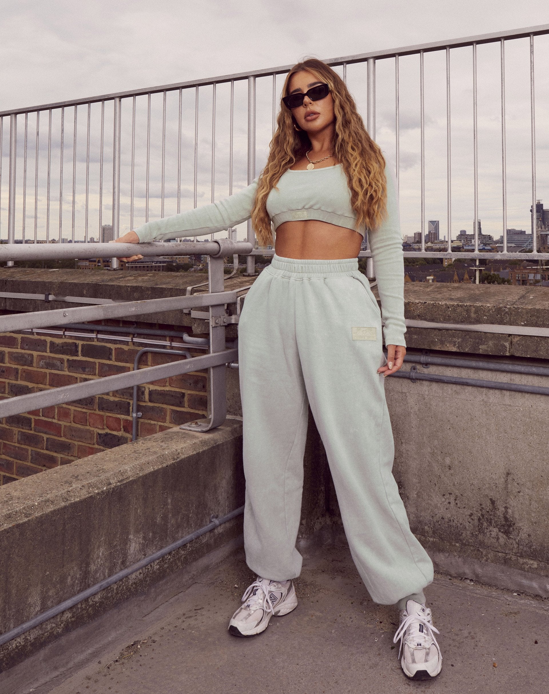 Imagen de Roider Jogger en crudo Cherub LAmour Label Embro