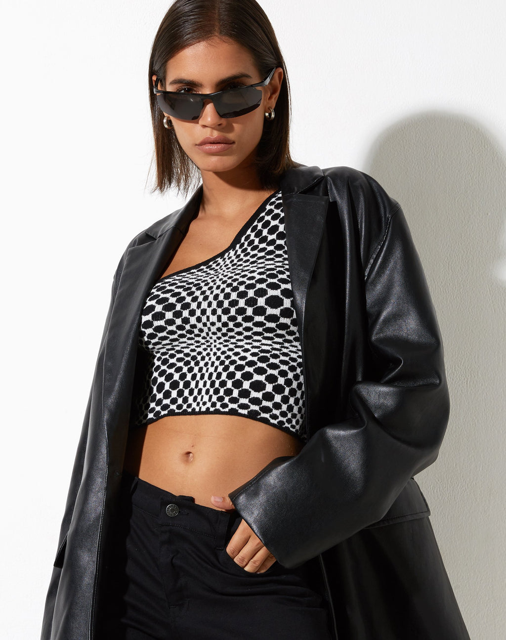 Pipon Crop Top en Monocromo Óptico Cuadrado Blanco y Negro