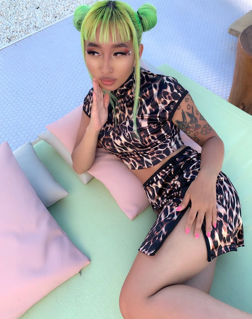 Crop Top Jakina en leopardo mágico