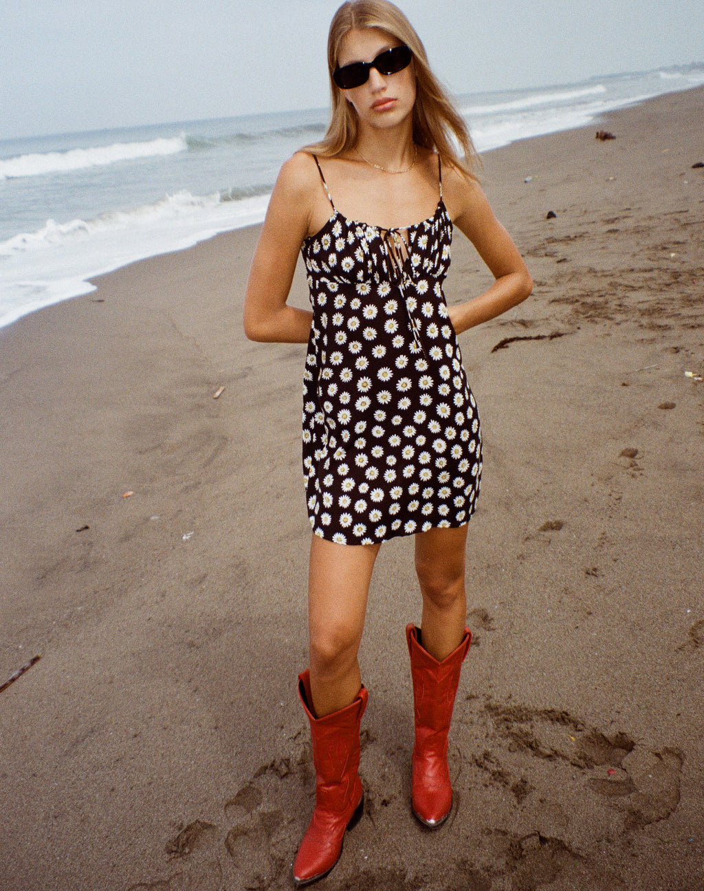 Mini Vestido Mala en Grunge Daisy Negro