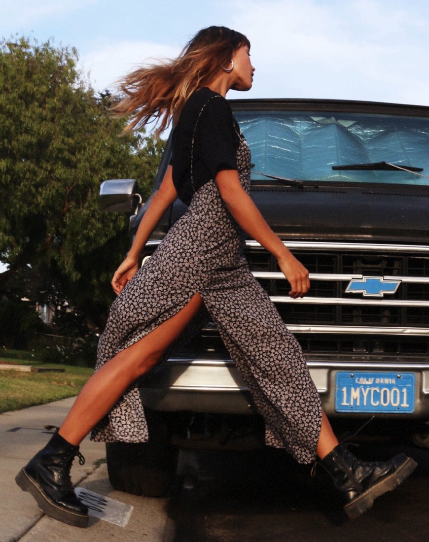 Imagen del vestido Hime en Ditsy Rose Negro