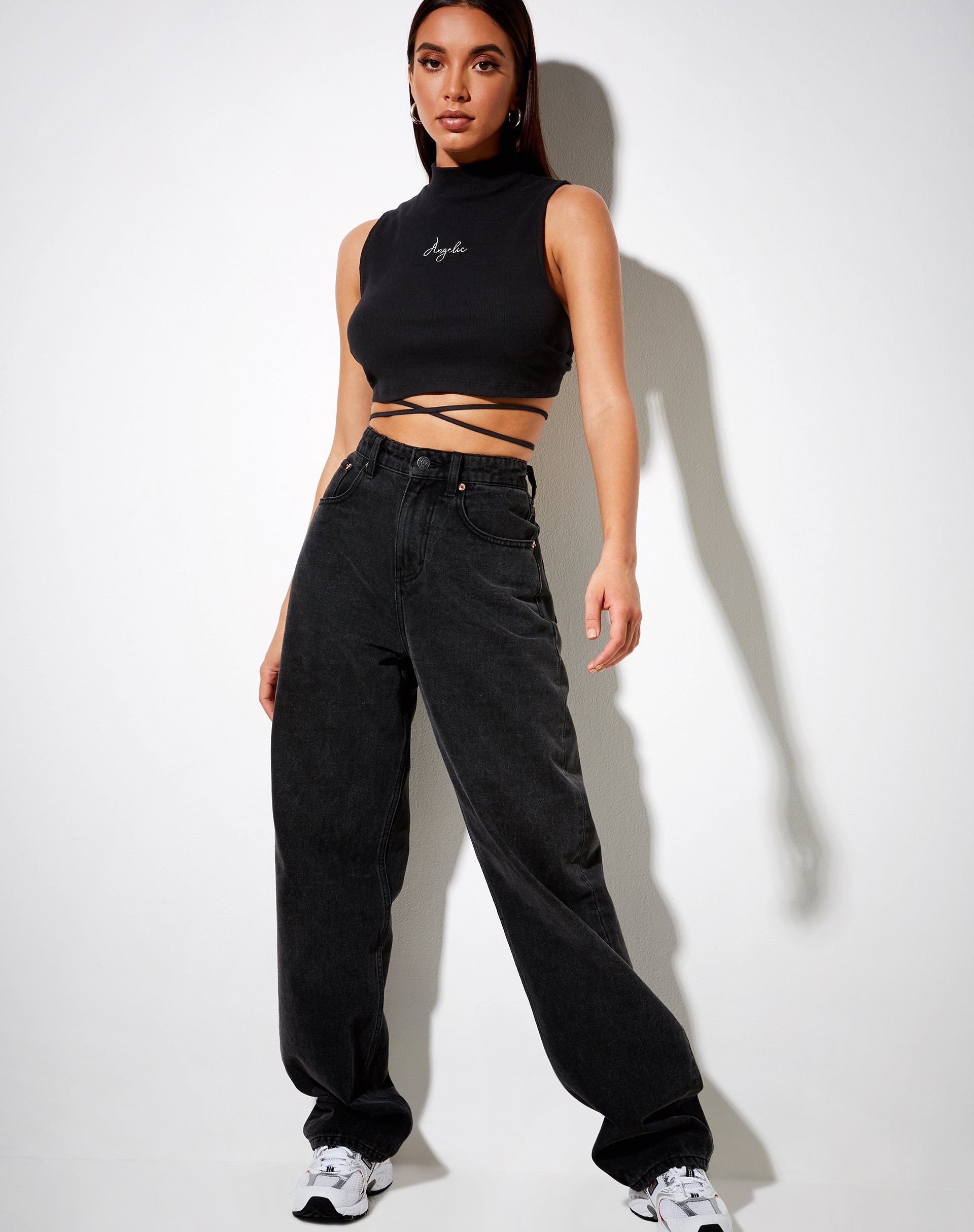 Imagen de Quera Crop Top en Rib Negro Angelic Embro