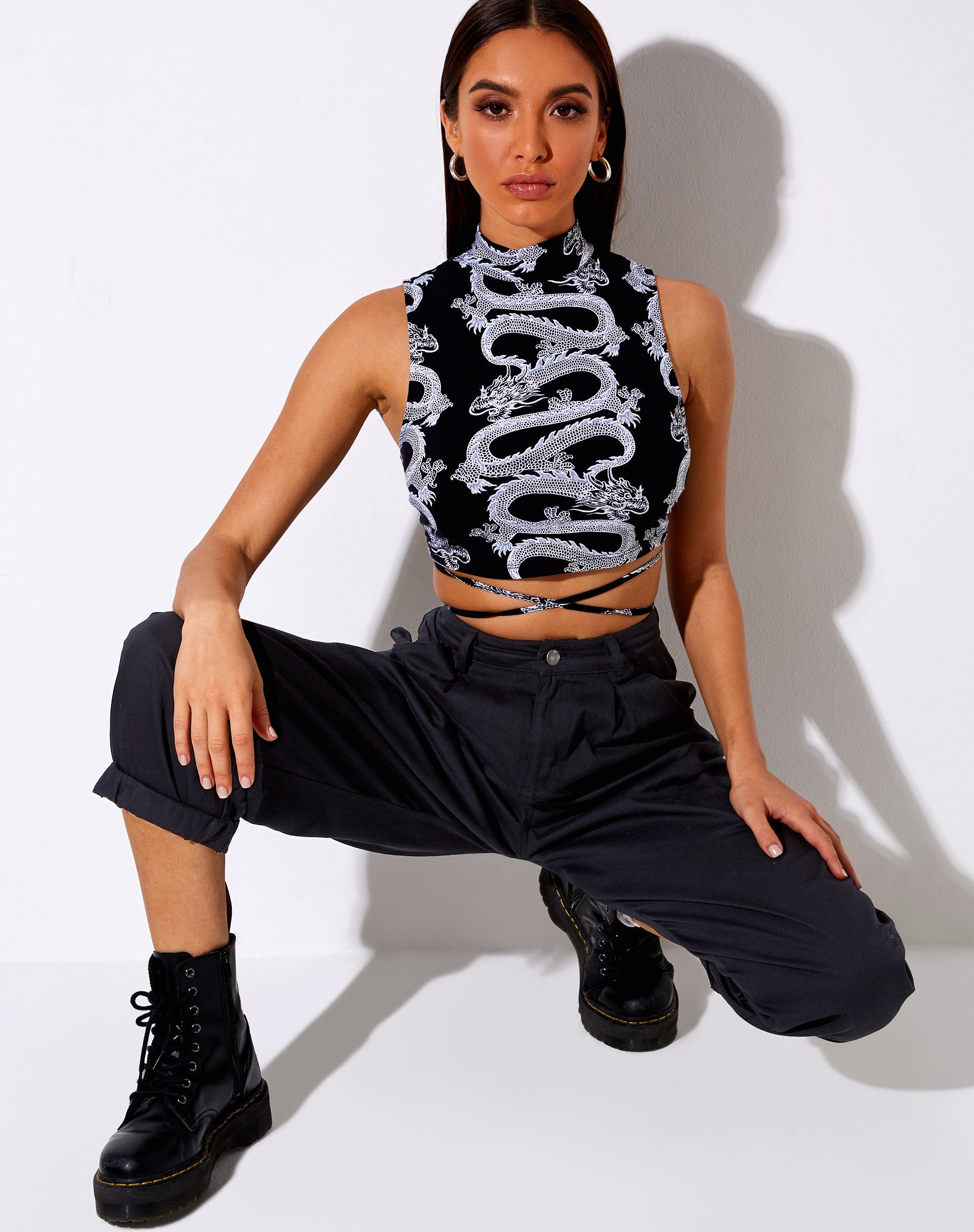 Imagen de Quera Crop Top en Dragon Rope Negro Colocación