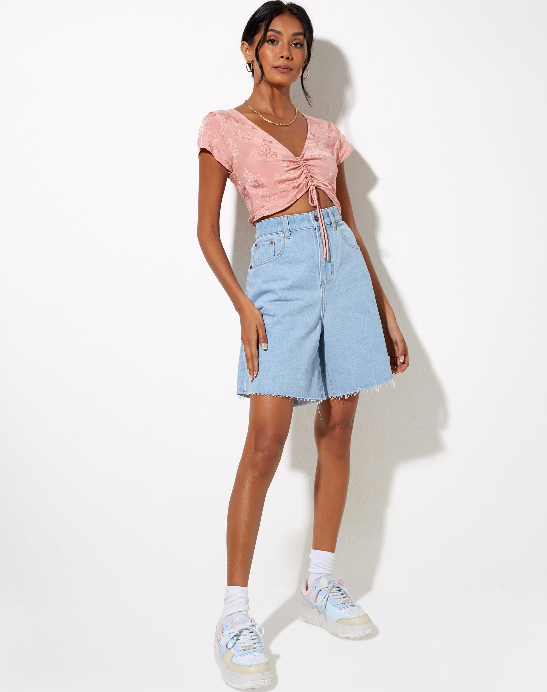 Imagen de Raeto Crop Top en Satén Rosa Coral Blush