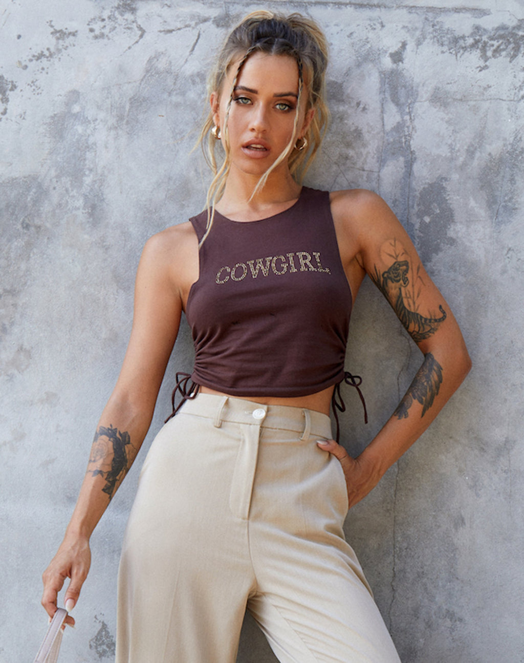 Camiseta Raze Vest Top en marrón 'Cowgirl' Hotfix