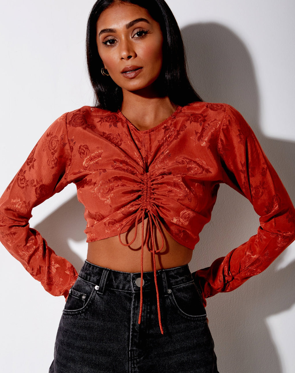 Crop Top Rean en rosa cobrizo satinado