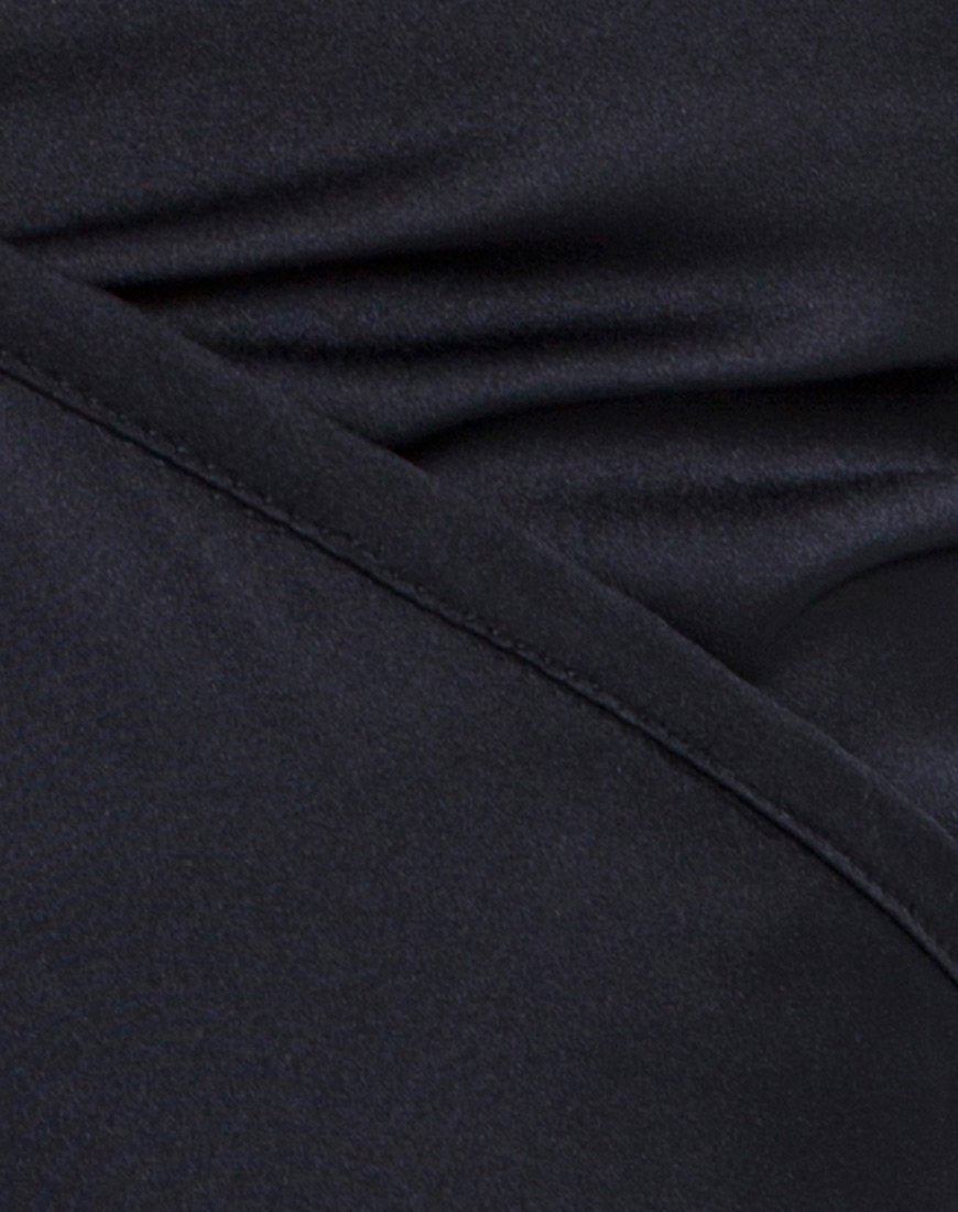 Imagen de Renta Cold Shoulder Top in Satin Negro