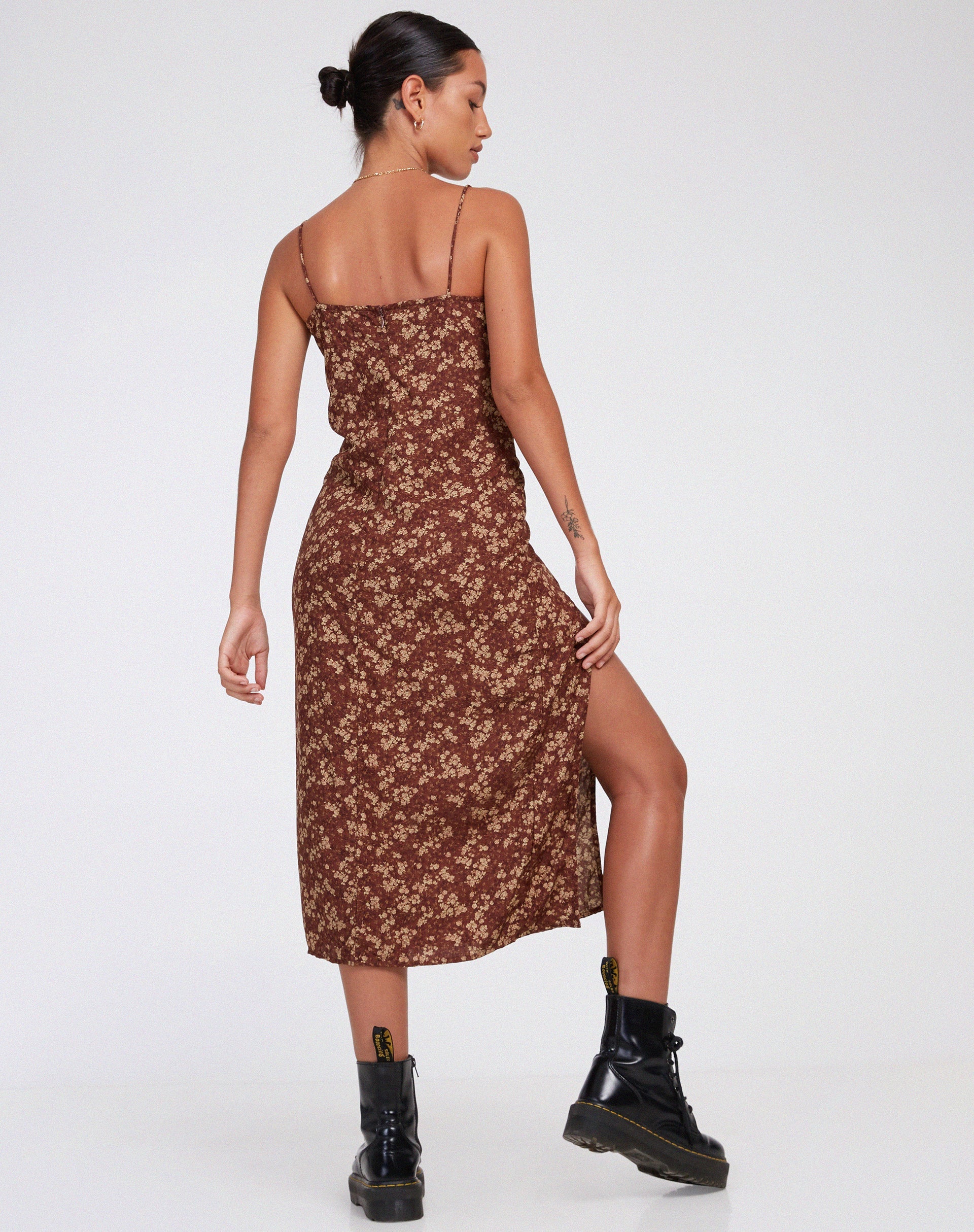 IMAGEN DE Maxi Vestido Ciprés en Floral Tierra Marrón
