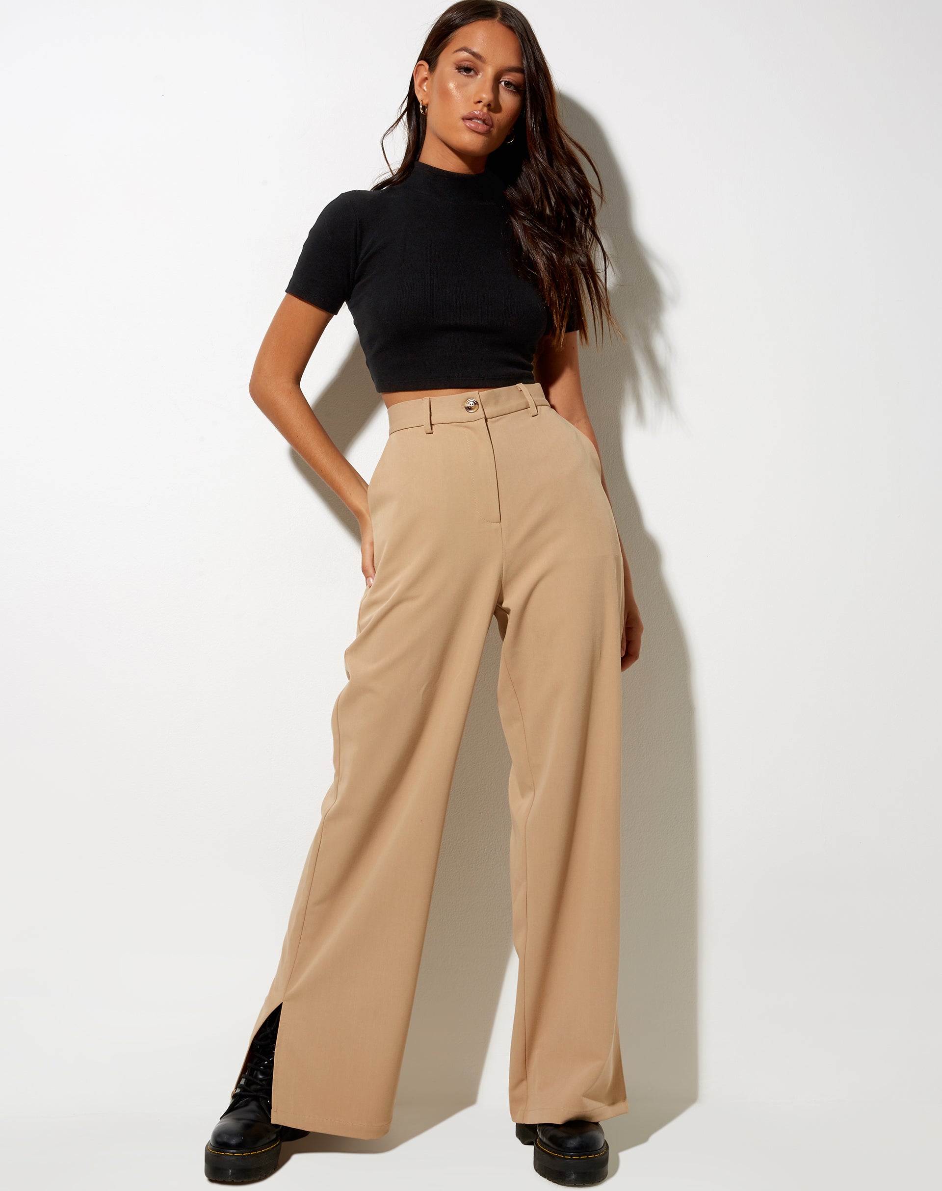 Imagen del pantalón Gege en color almendra