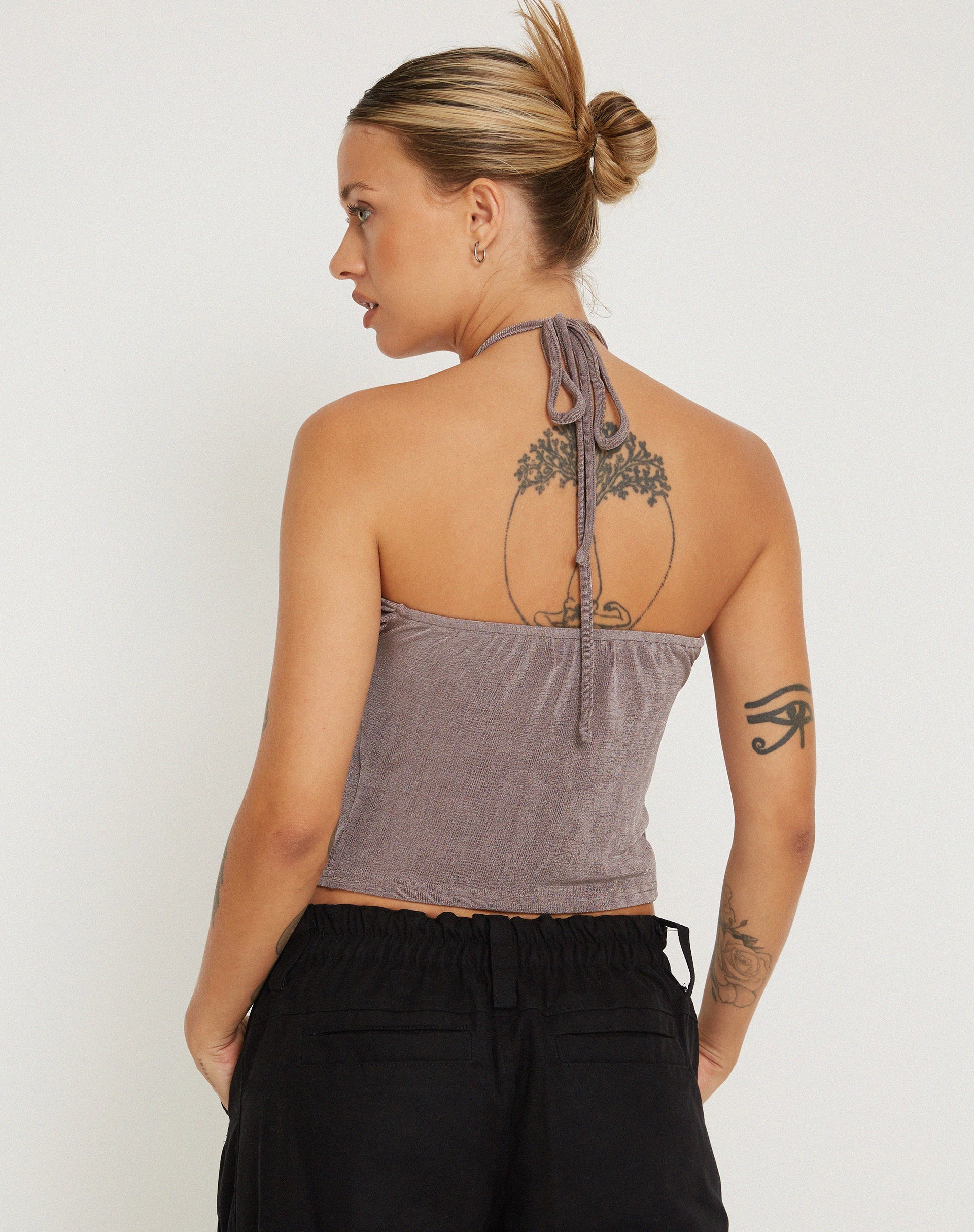 imagen de Hiriko Halter Top en Charcoal