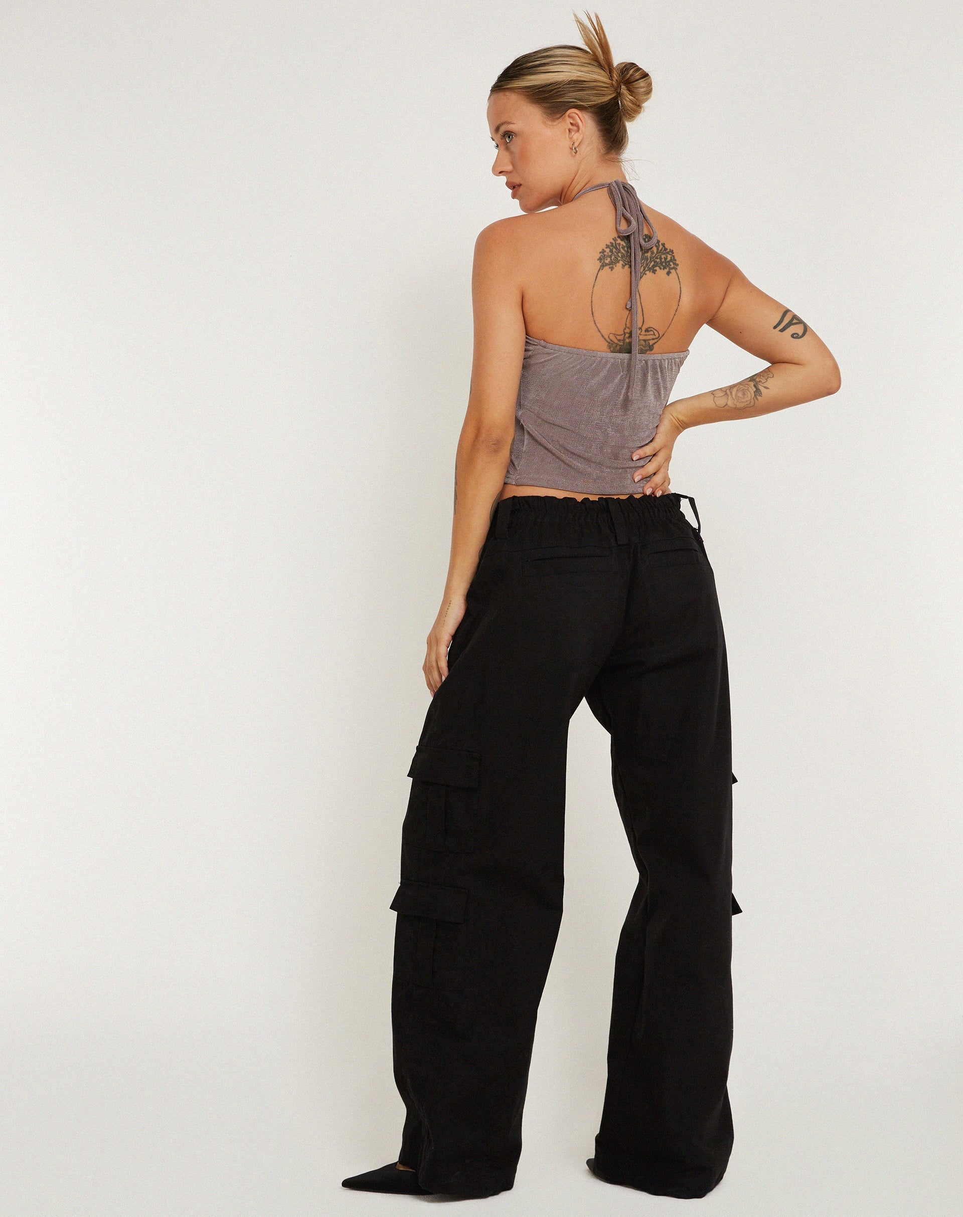 imagen de Hiriko Halter Top en Charcoal
