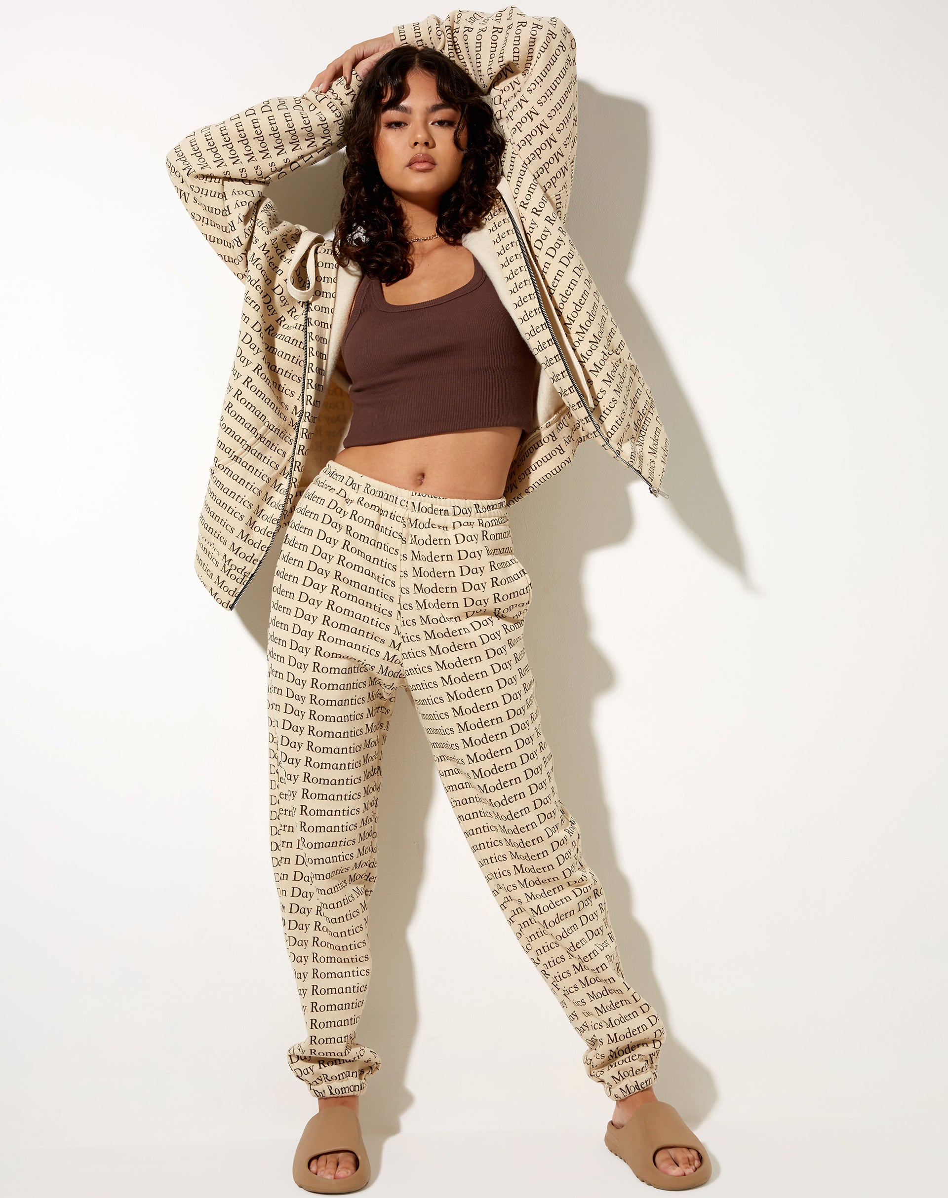 Imagen de Basta Jogger en Modern Day Romantics