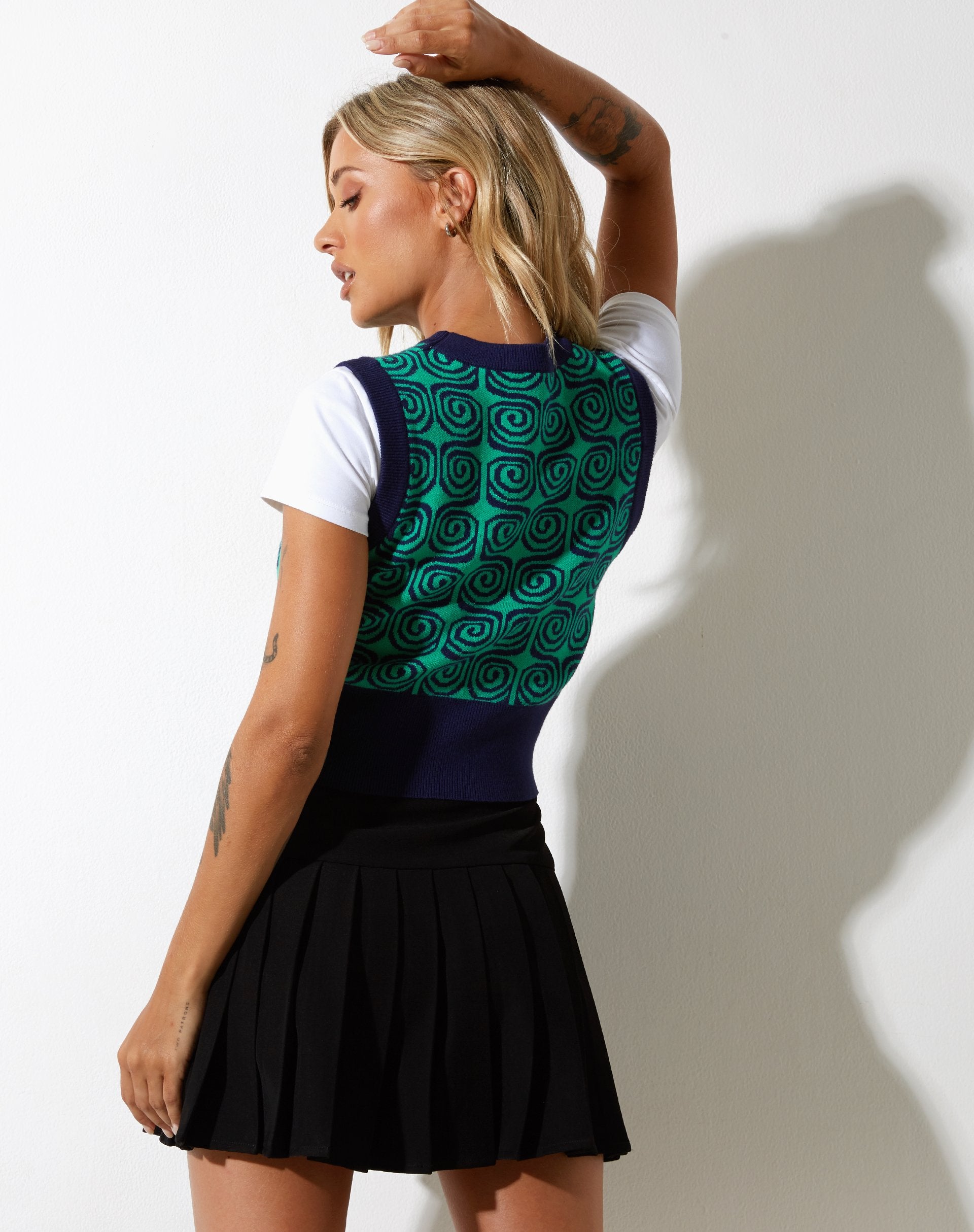 Imagen de Jaya Chaleco jersey en espiral verde y azul