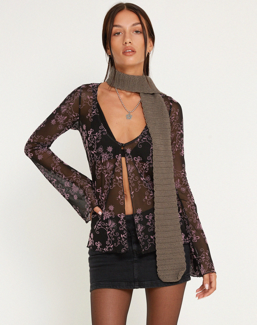 Leon Cardi en Butterfly Vine Flock Negro y Rosa