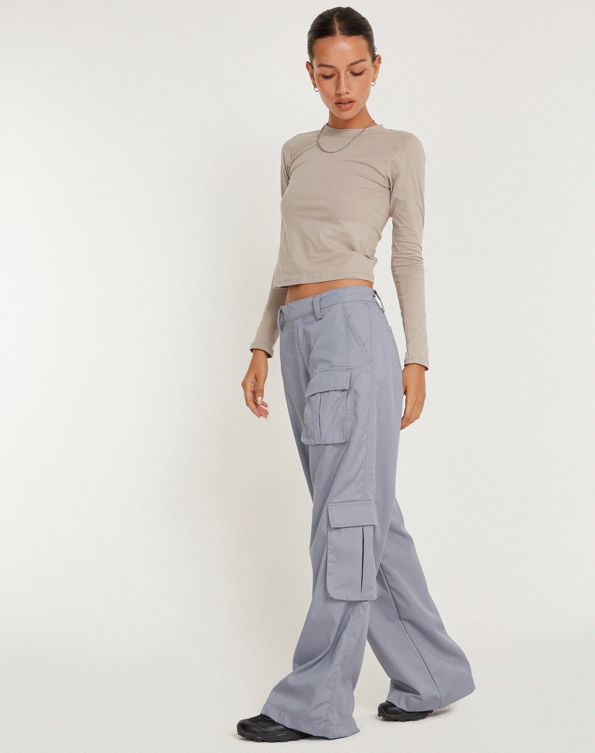imagen de Lovis Low Rise Cargo Trouser en gris