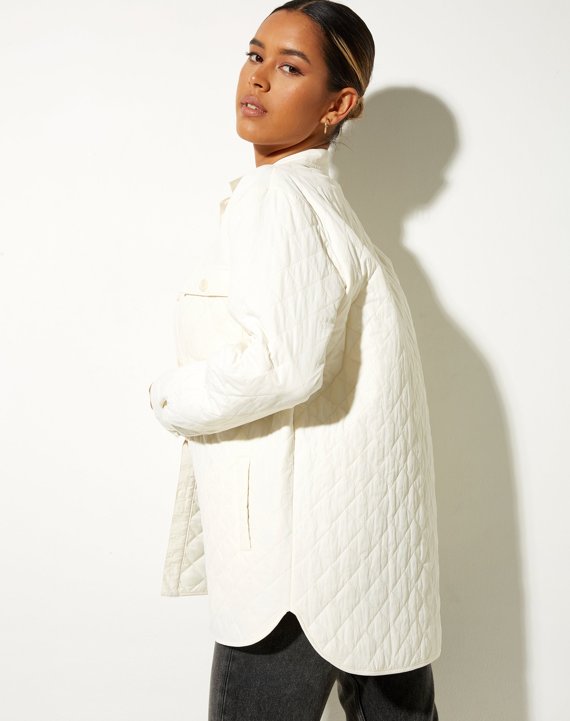 Imagen de la camisa Marcel en blanco cálido acolchado