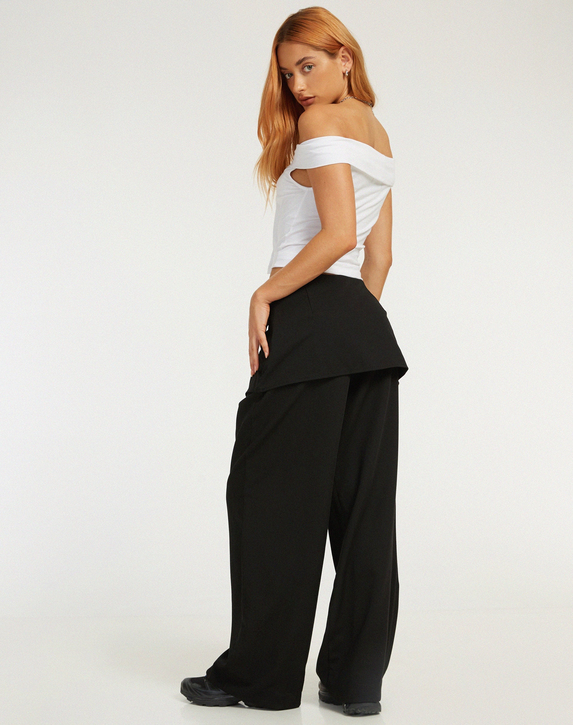 imagen de Omara Falda Pantalón en Negro