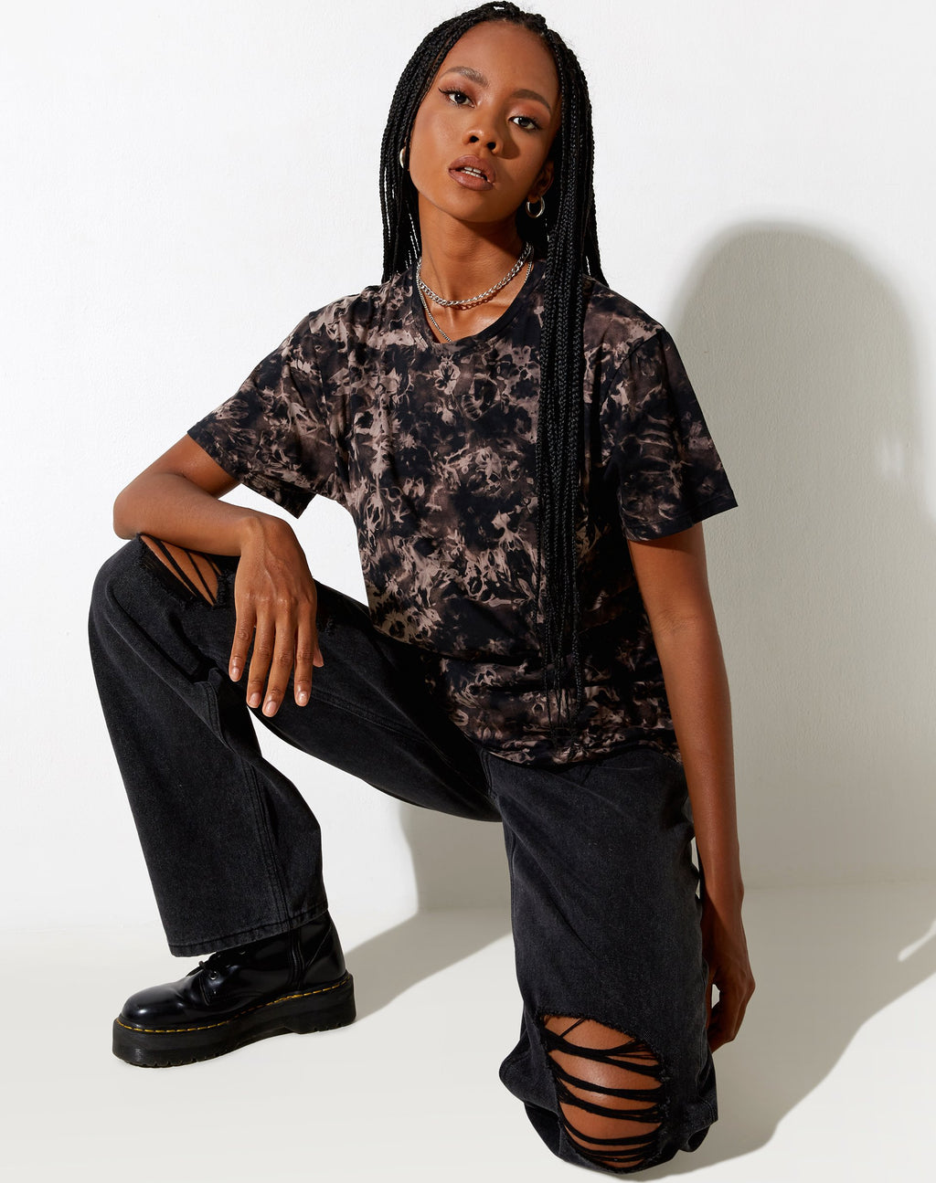 Camiseta básica oversize en humo de petróleo