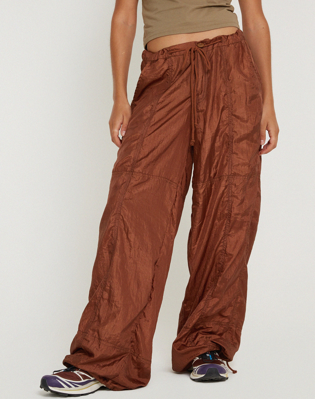 Pantalón Phil en paracaídas marrón