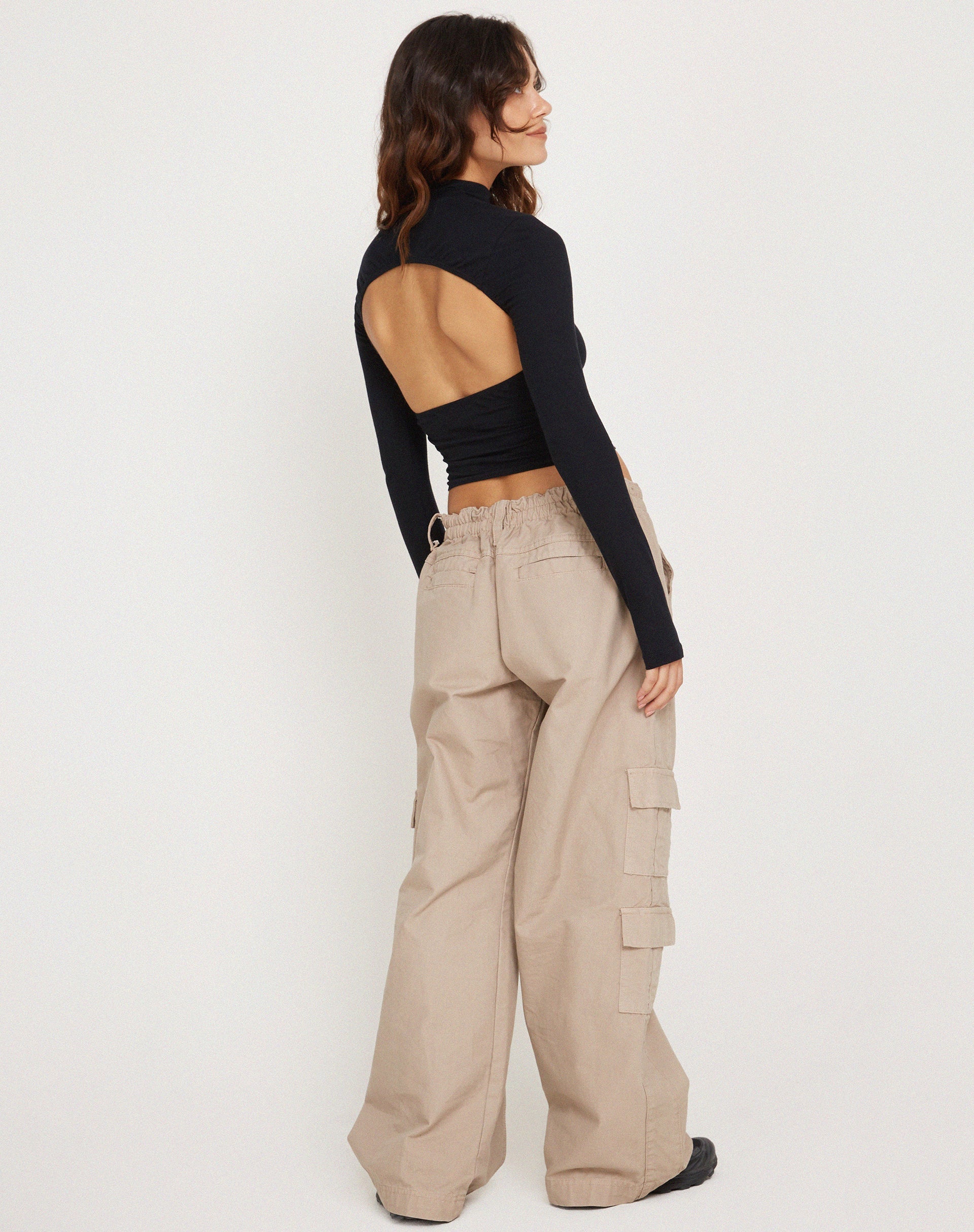imagen de Raccet Long Sleeve Crop Top in Black